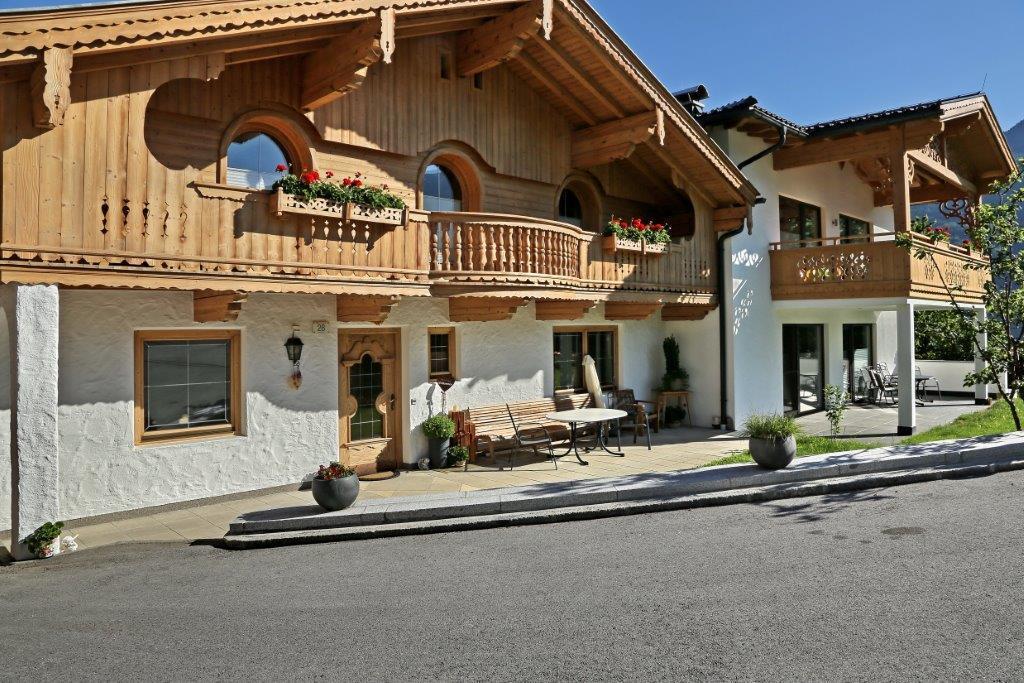 feratel-Landhaus Taxach - Landhaus Taxach Ried Zillertal Sommer seitlich