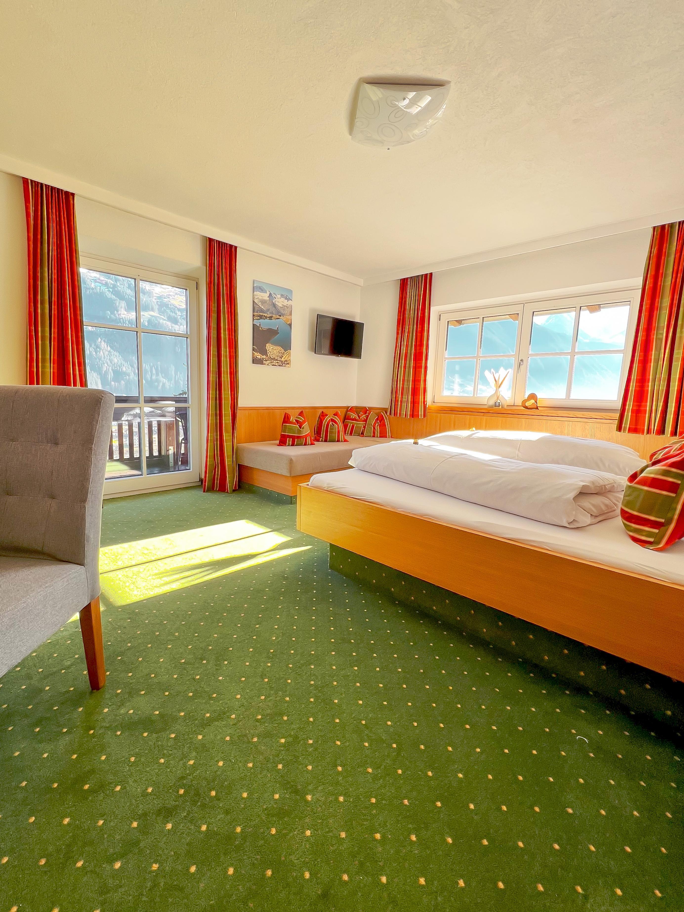 feratel-Landhaus Maria - Schlafzimmer Ahorn