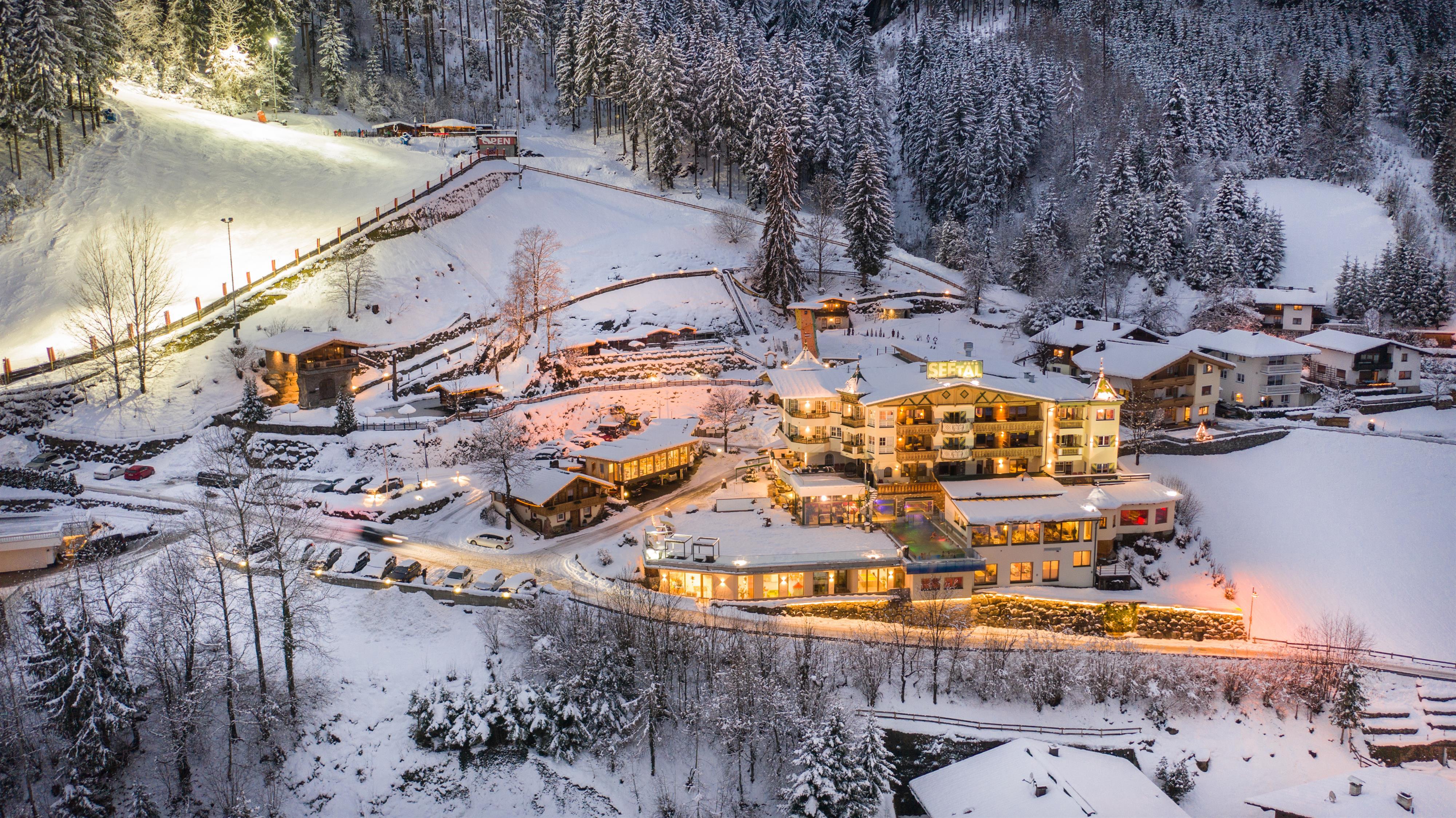 feratel-Alpin Family Resort Seetal****s - 2019_01_08_Seetal_Drone_Day_Night_highres (7 von 1