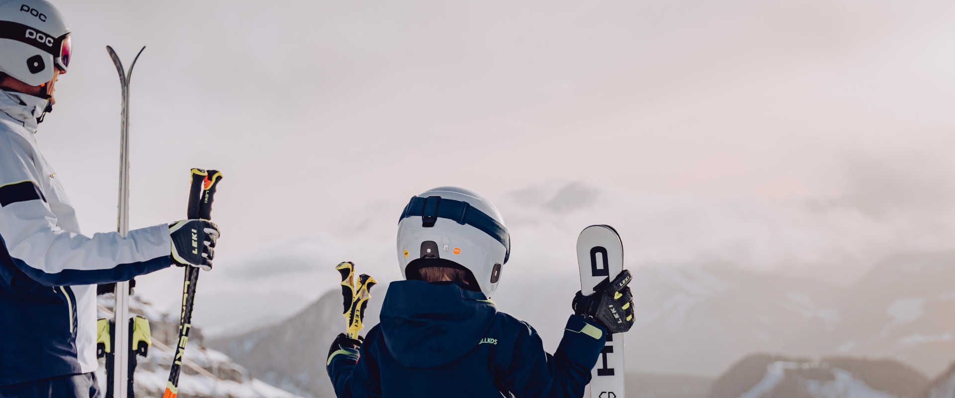 A day of skiing at the Wurzeralm in Pyhrn-Priel with panoramic views of the wintery Alpine mountains.