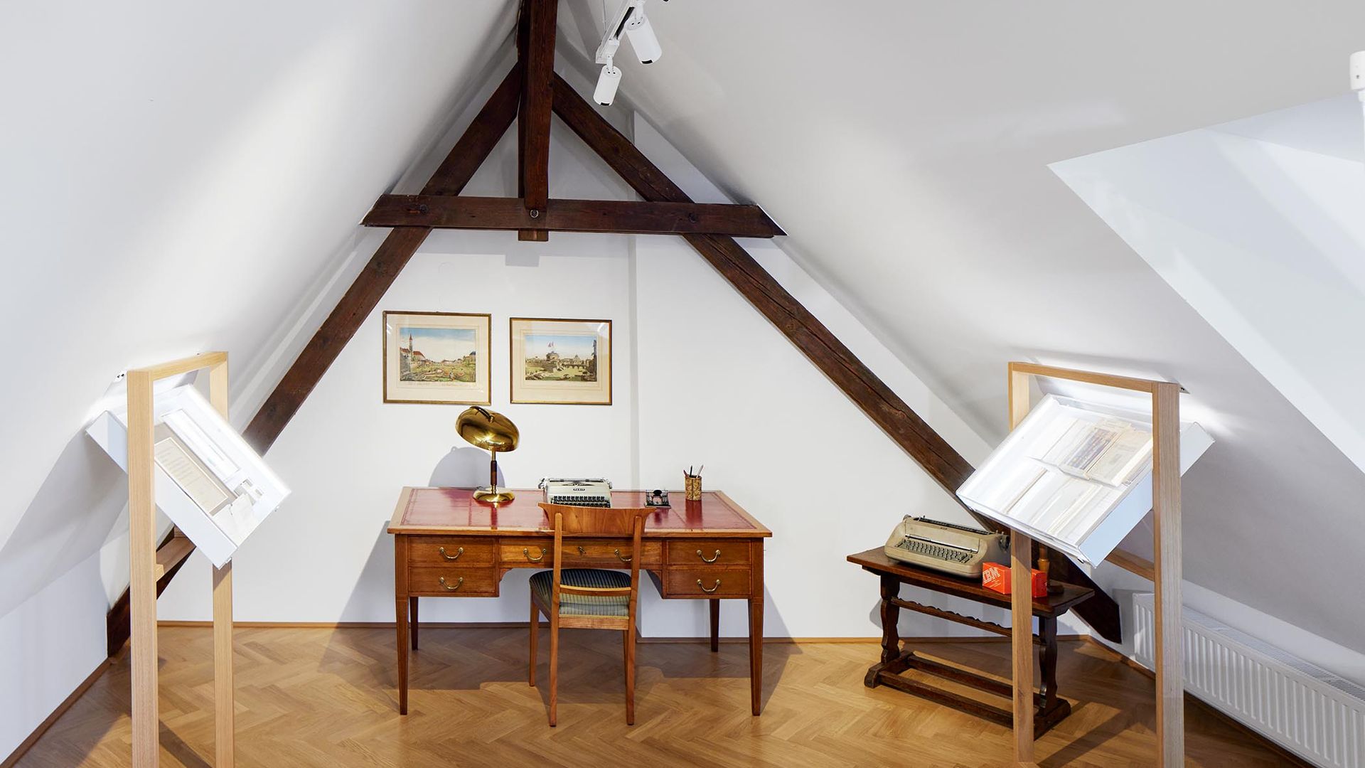 Innenansicht Ingeborg Bachmann Haus Arbeitsplatz