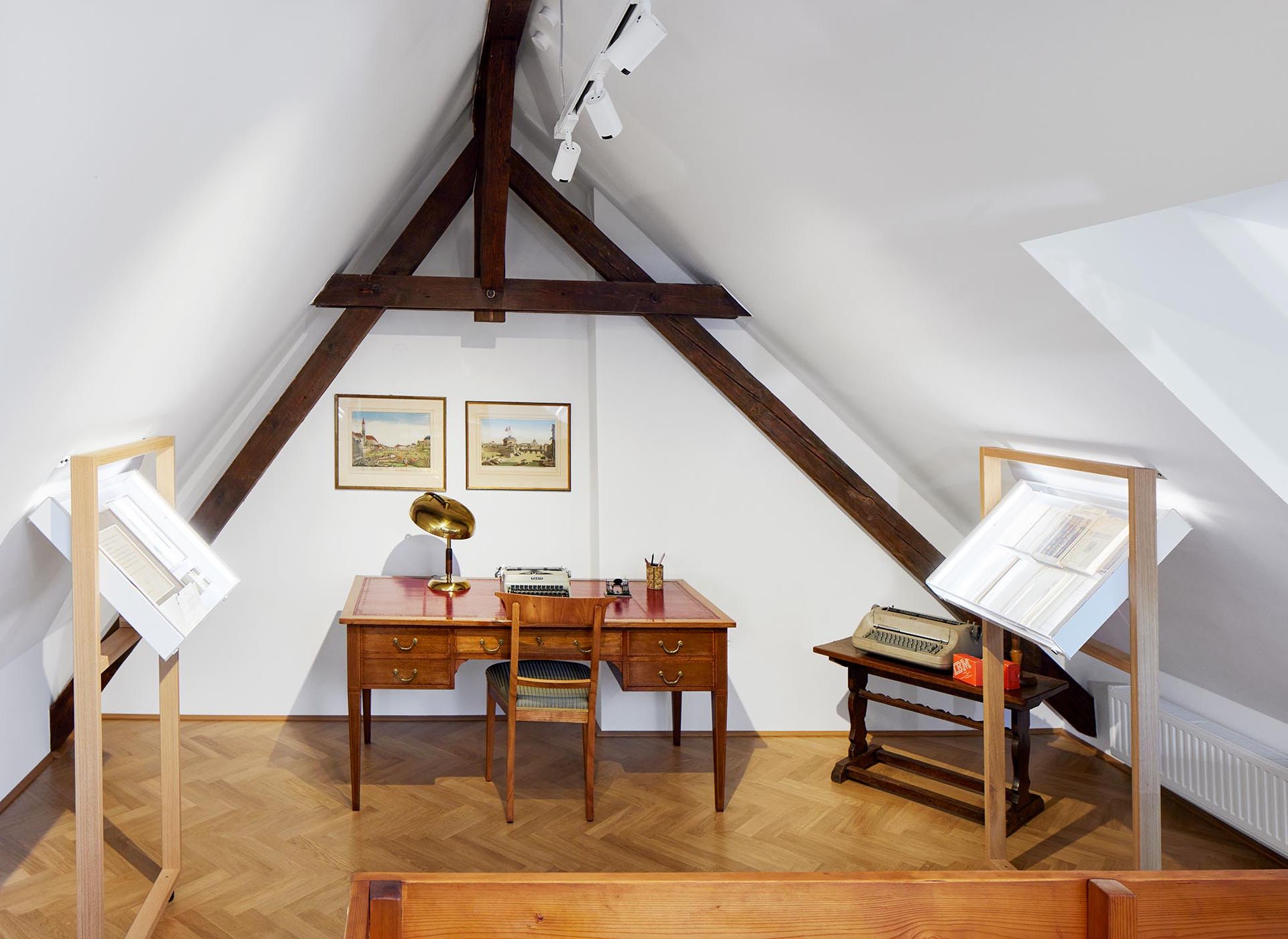 Innenansicht Ingeborg Bachmann Haus Arbeitsplatz