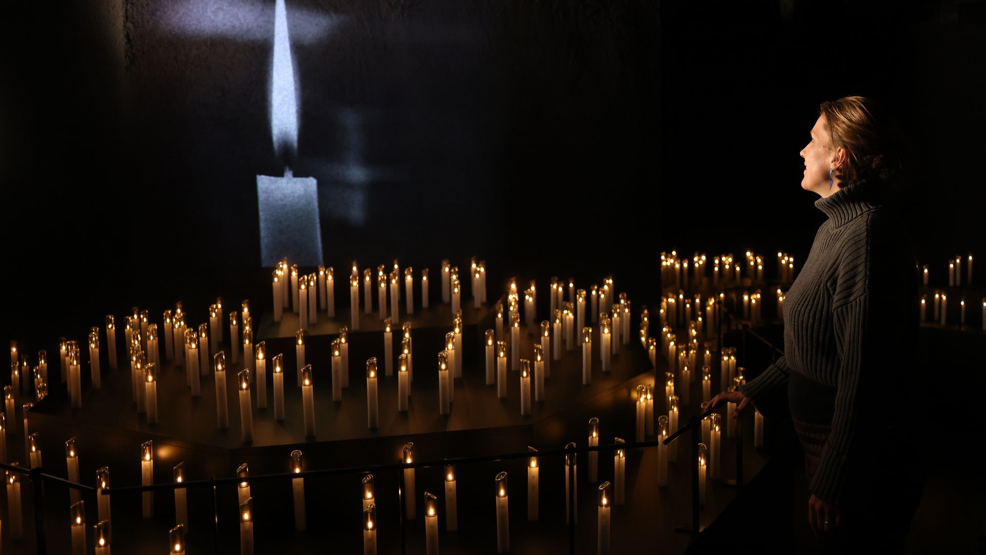 Exhibition room Sea of Candles