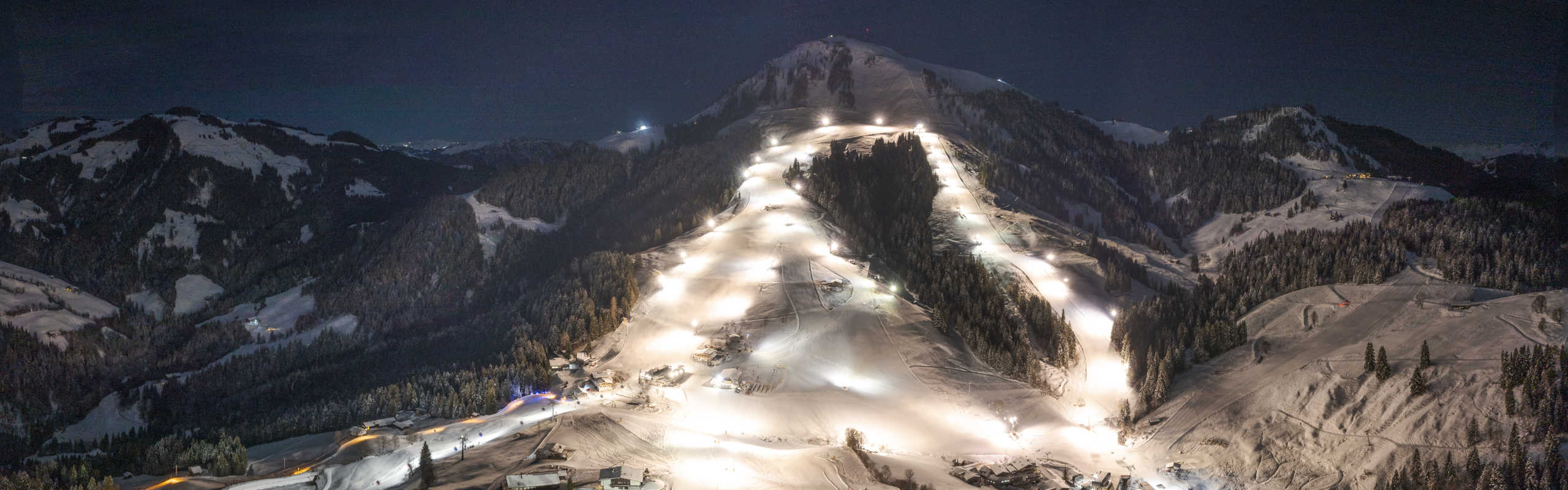 Night skiing in Söll