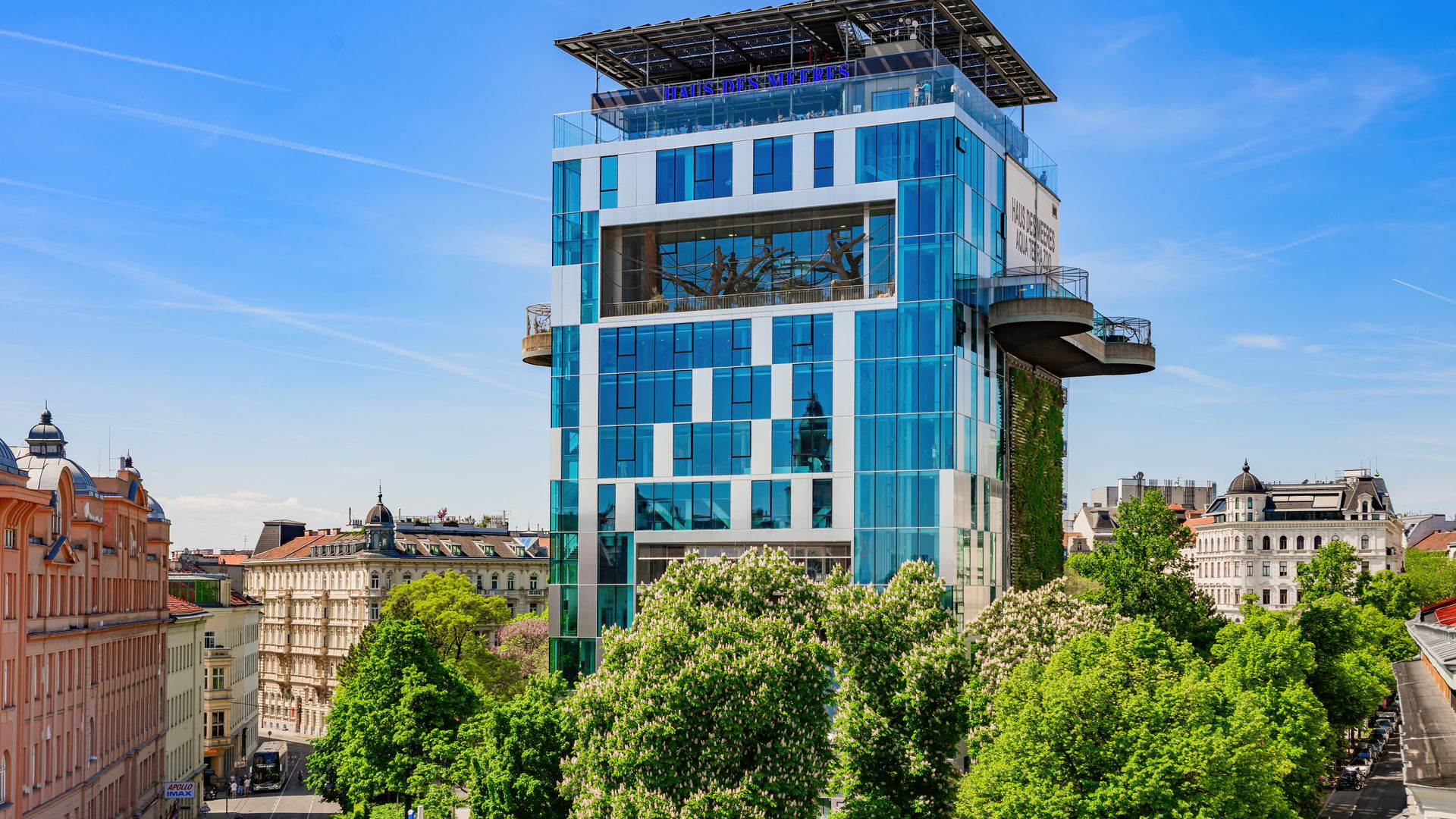 Exterior view by day