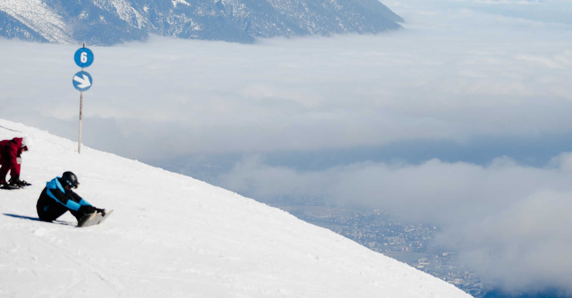 Snowboardfahrer Muttereralm Skigebiet