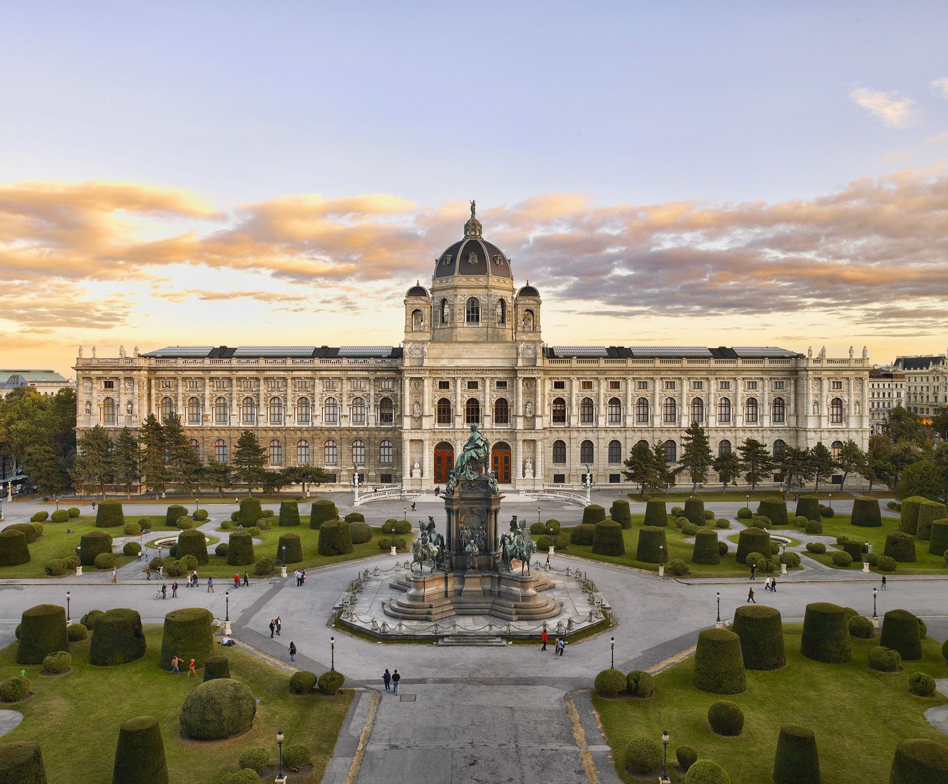 Kunsthistorisches Museum Exterior view