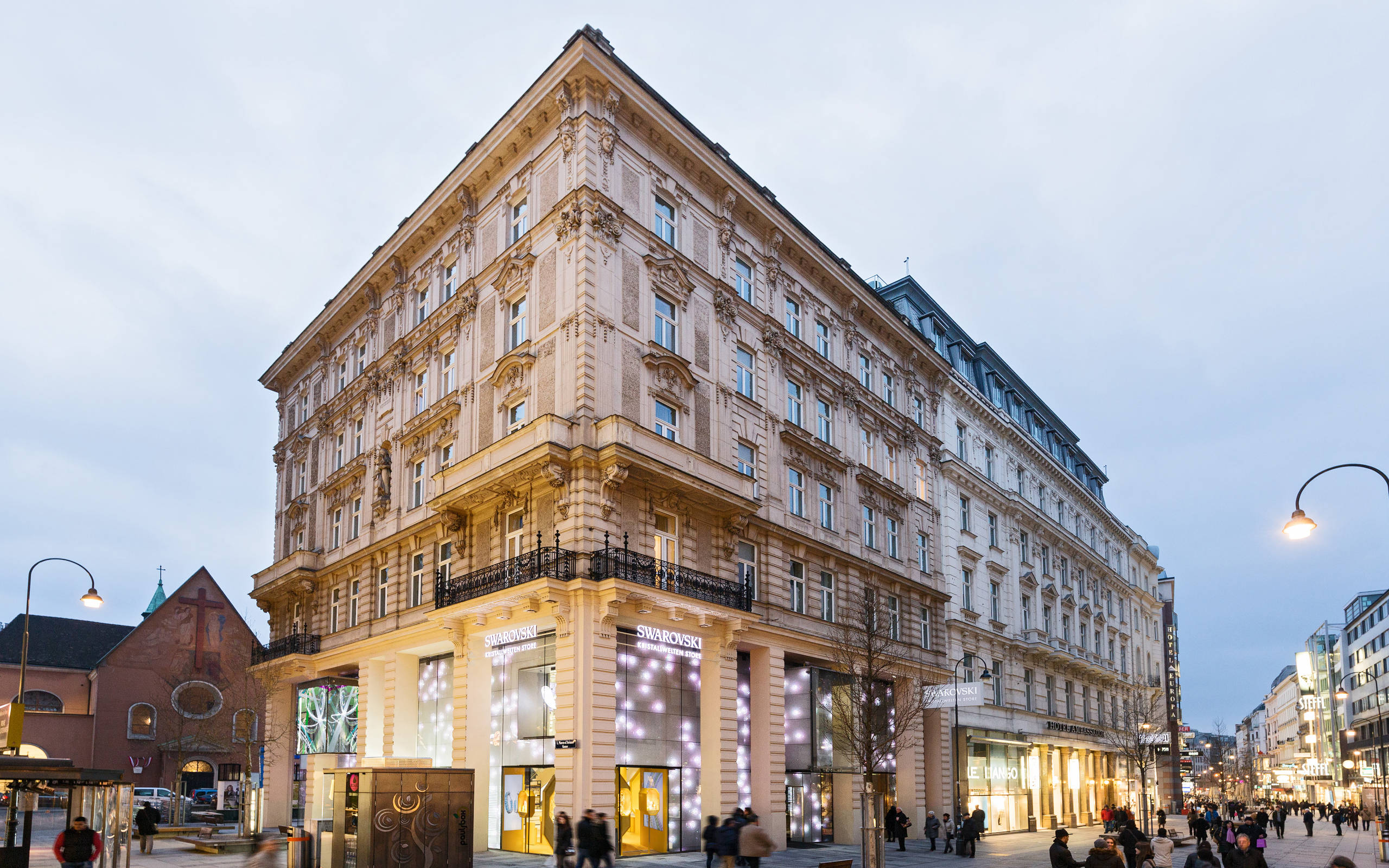 Store Wien von außen