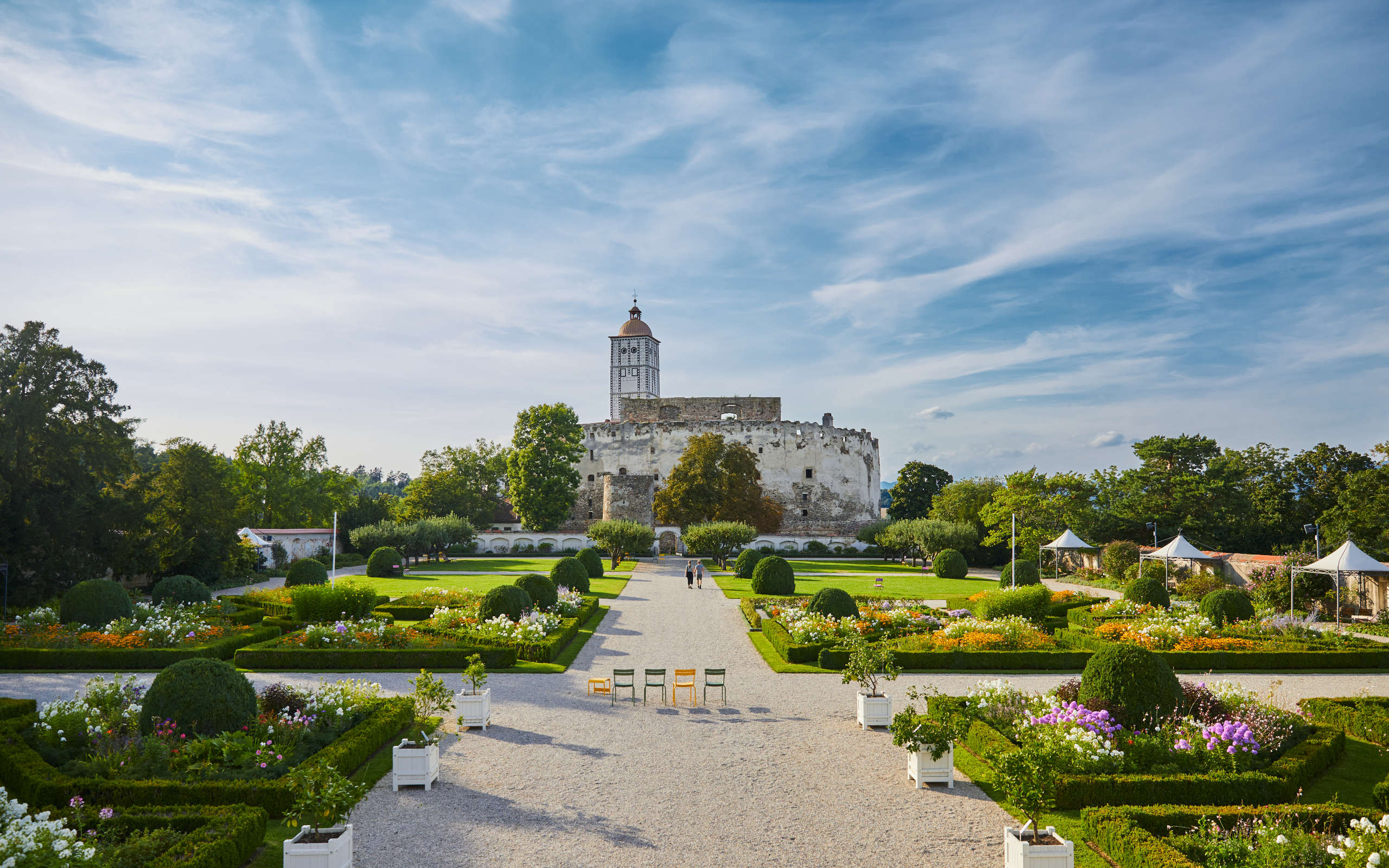 Schallaburg exterior view garden