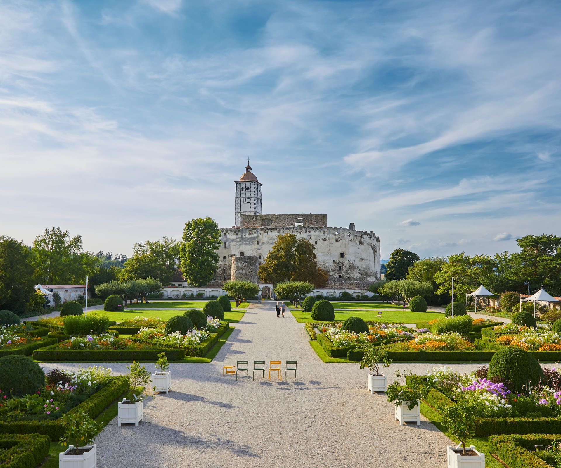 Schallaburg exterior view garden