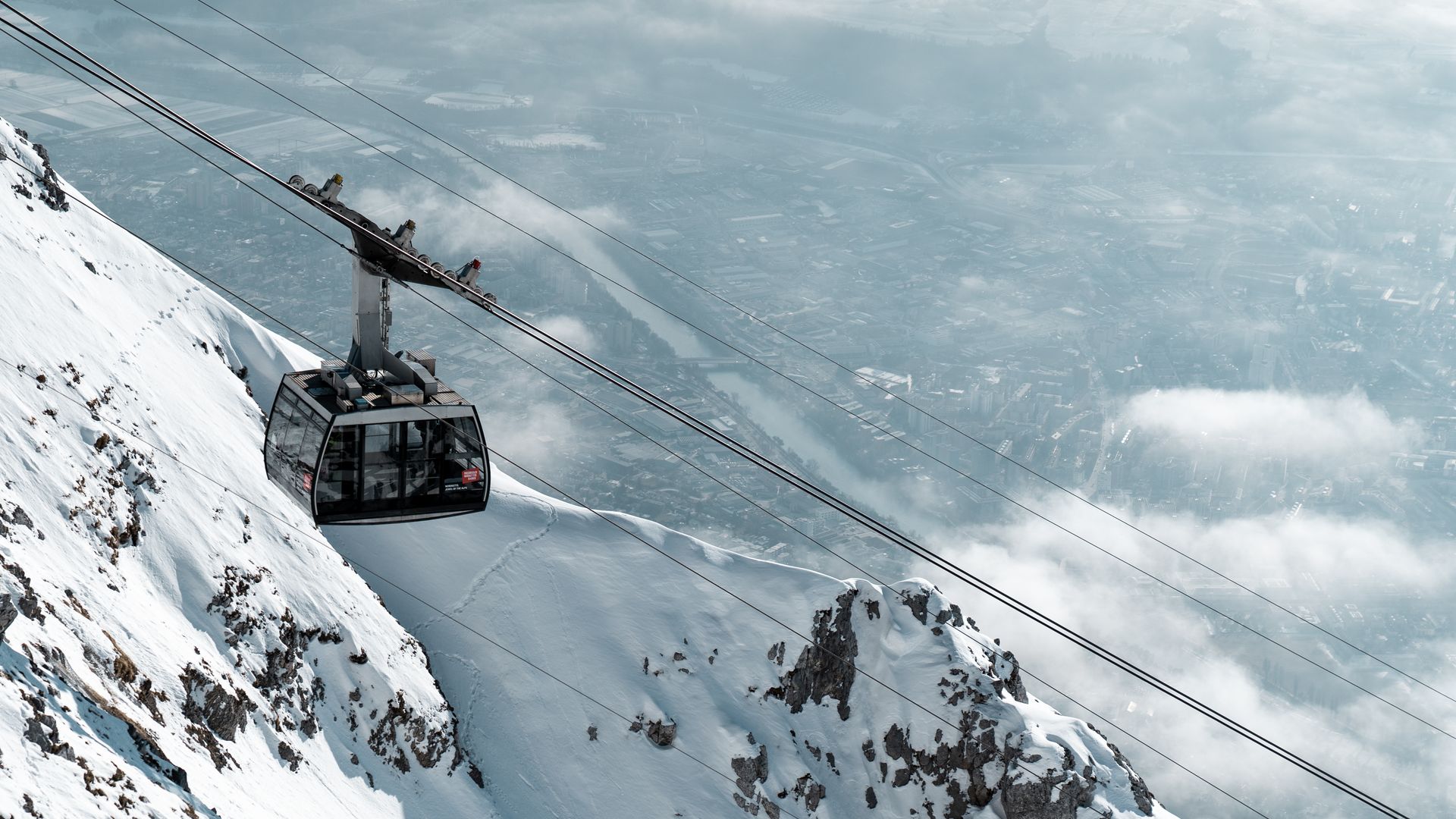 Hafelekarbahn ride in a mountain landscape