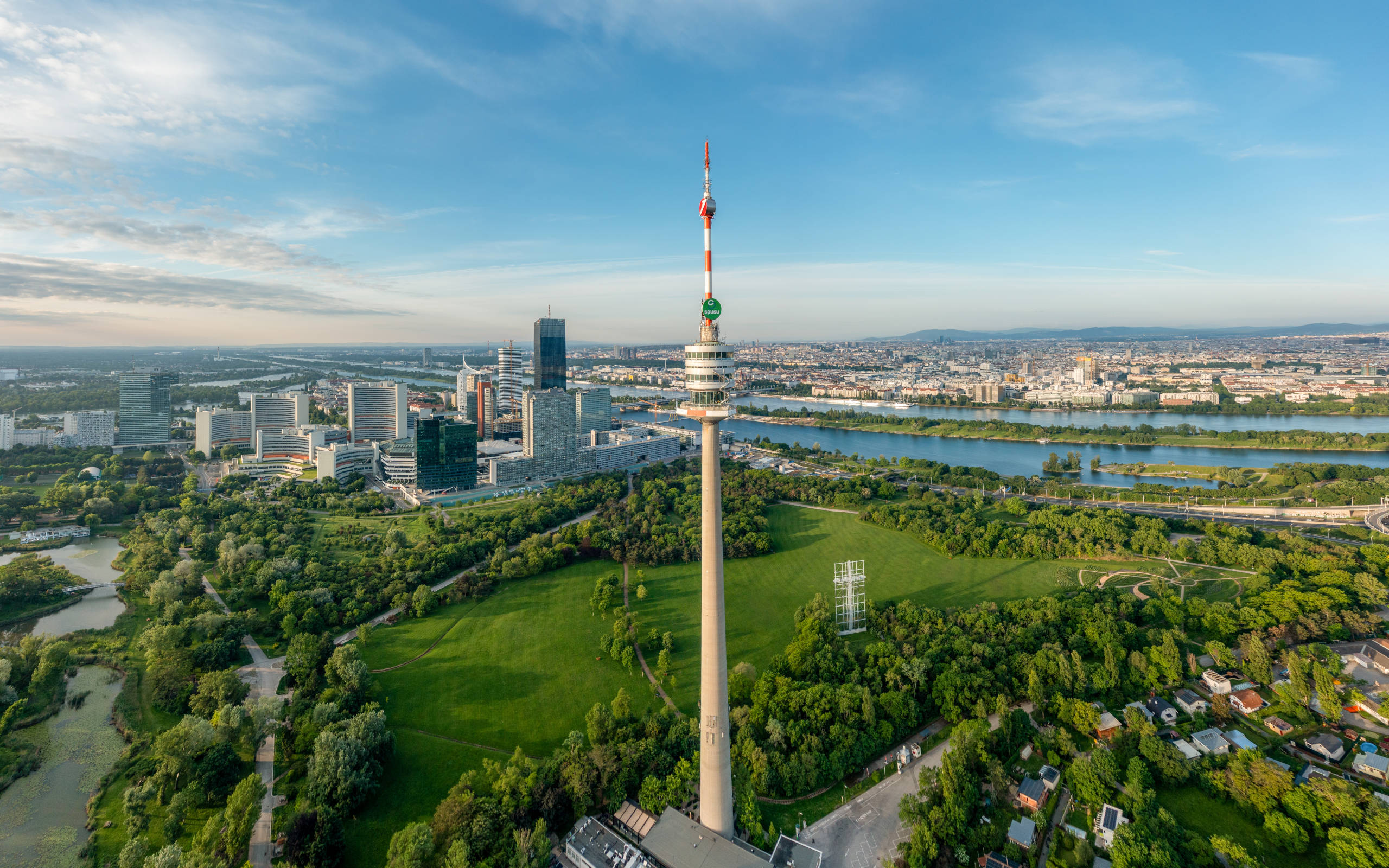 Donauturm inkl. Donaupark Außenansicht
