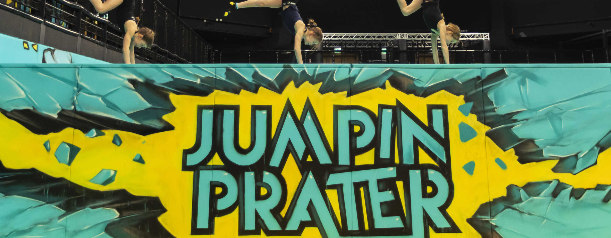 Jumpin Prater Logo auf den Trampolin