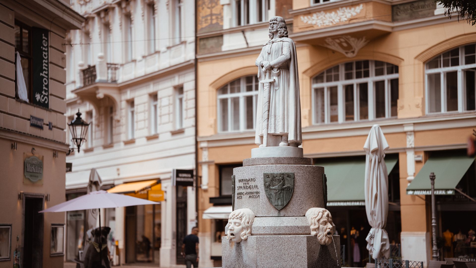 Statue in der Altstadt
