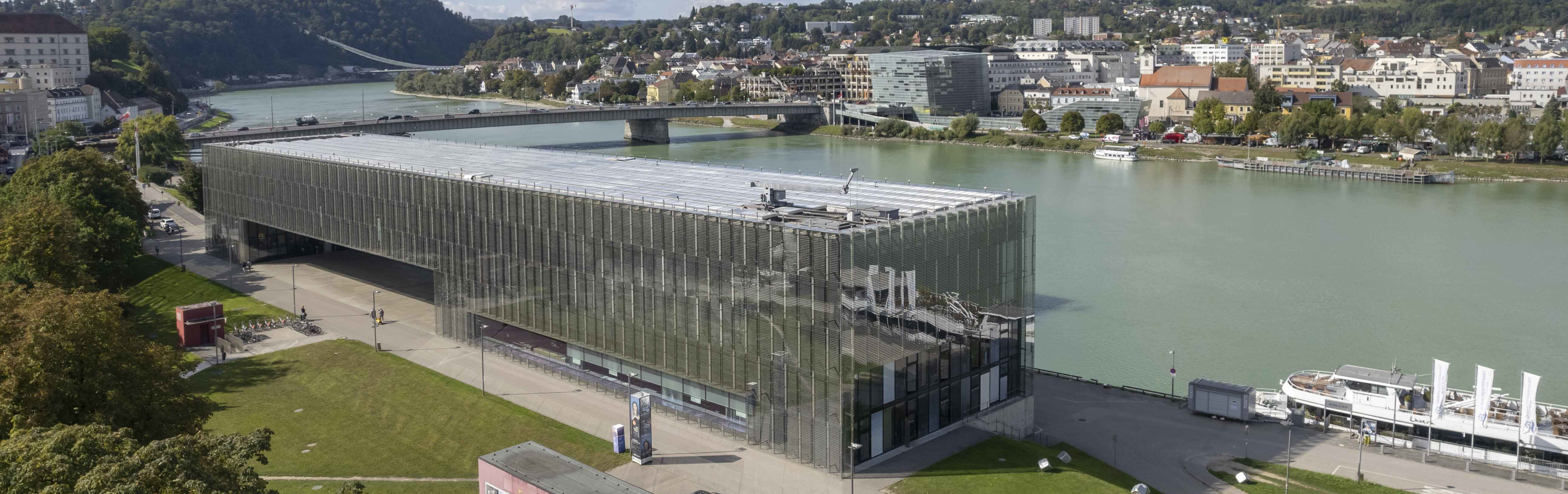 Lentos Kunstmuseum Linz Außenansicht