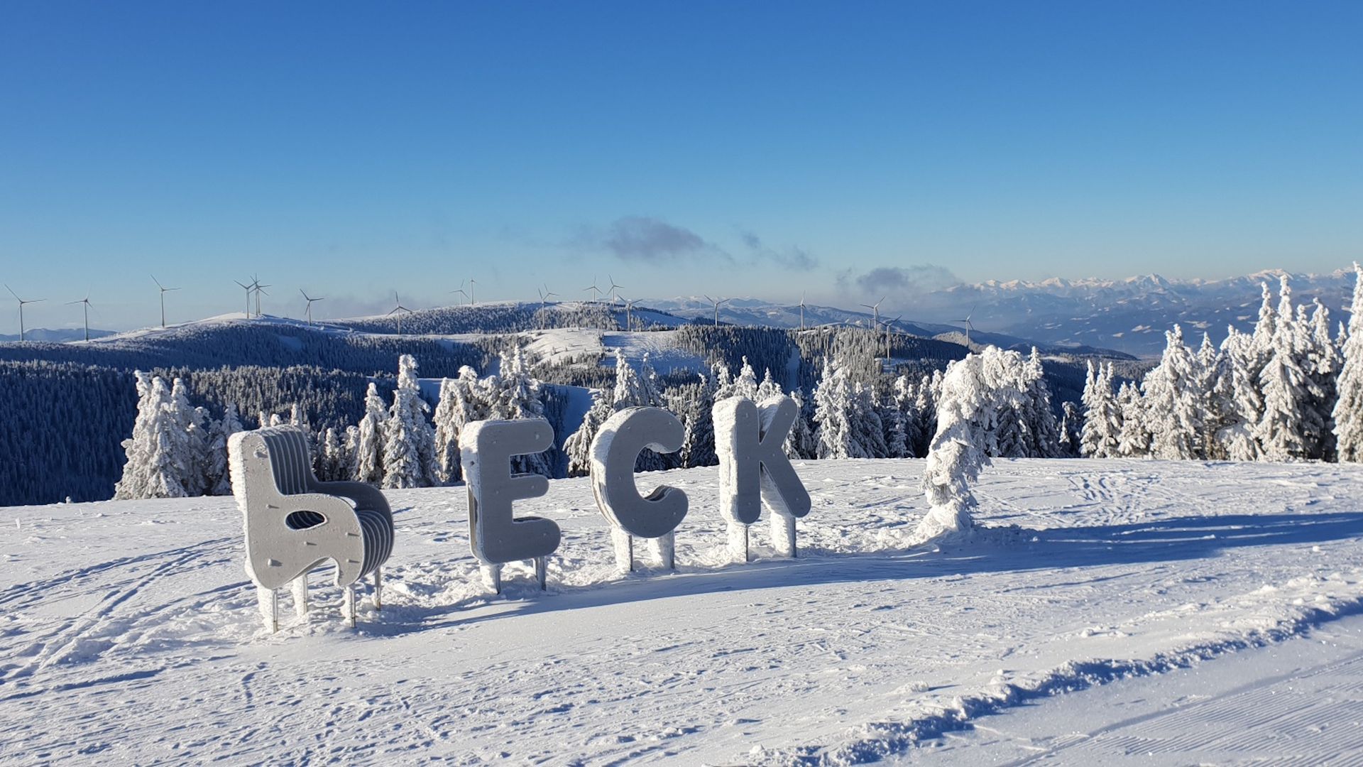 Stuhleck wooden lettering on piste