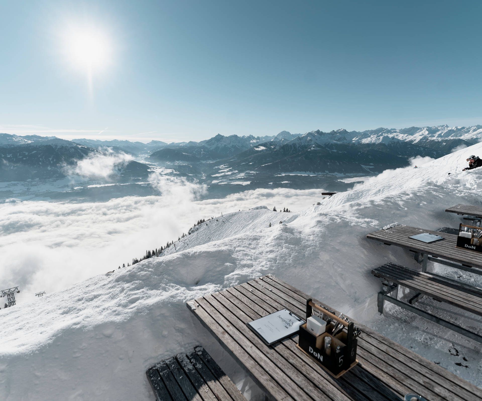 Restaurant Seegrube Terrasse mit Wolkenmeer