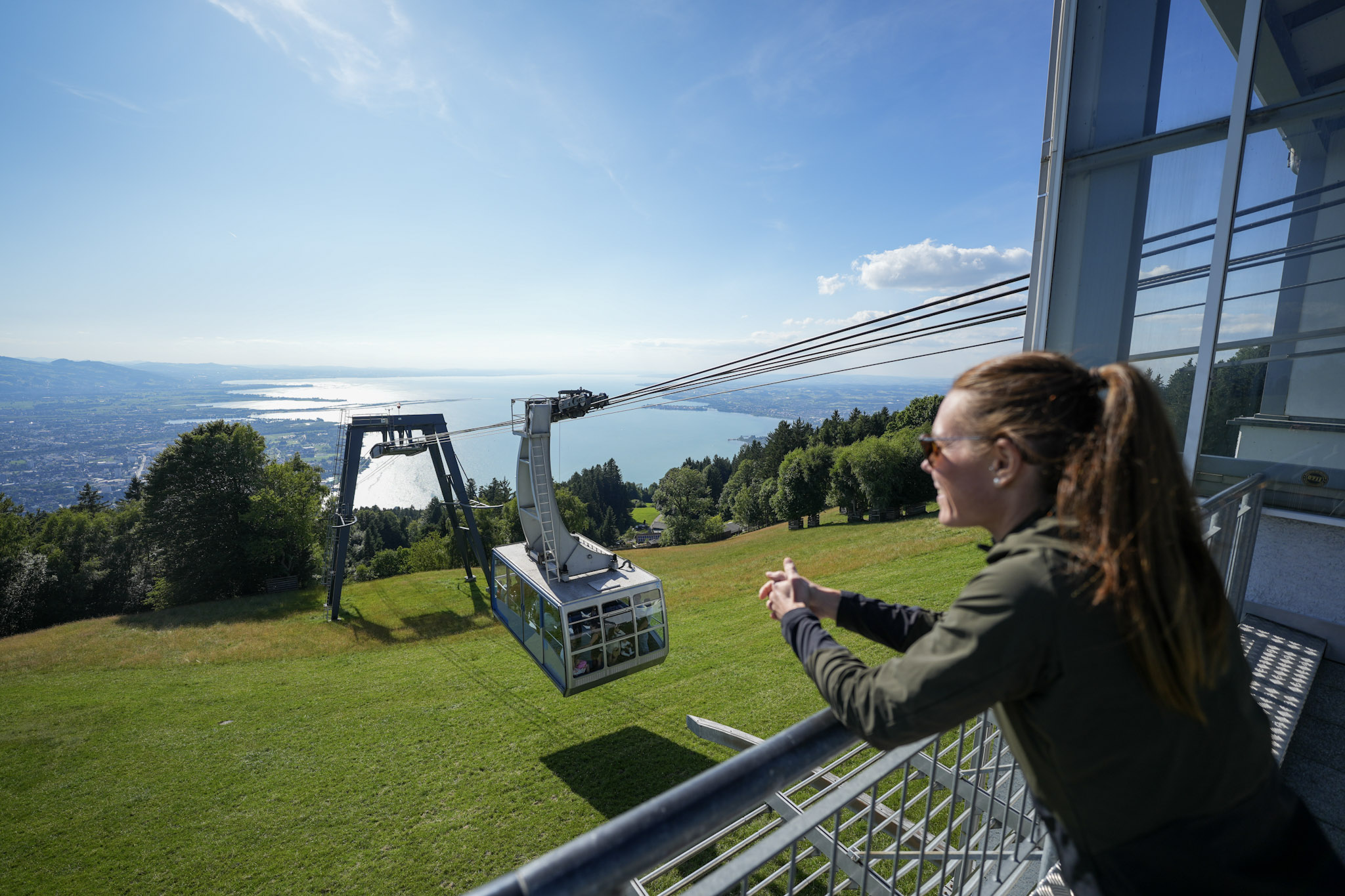 Lady looks at the Pfänderbahn