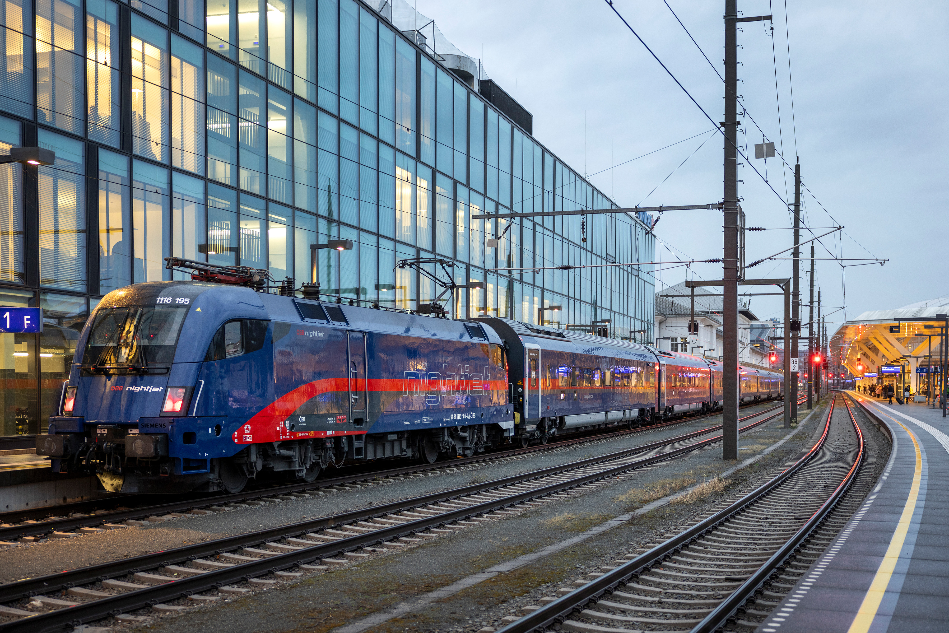 Nightjet neue Generation am Bahnsteig