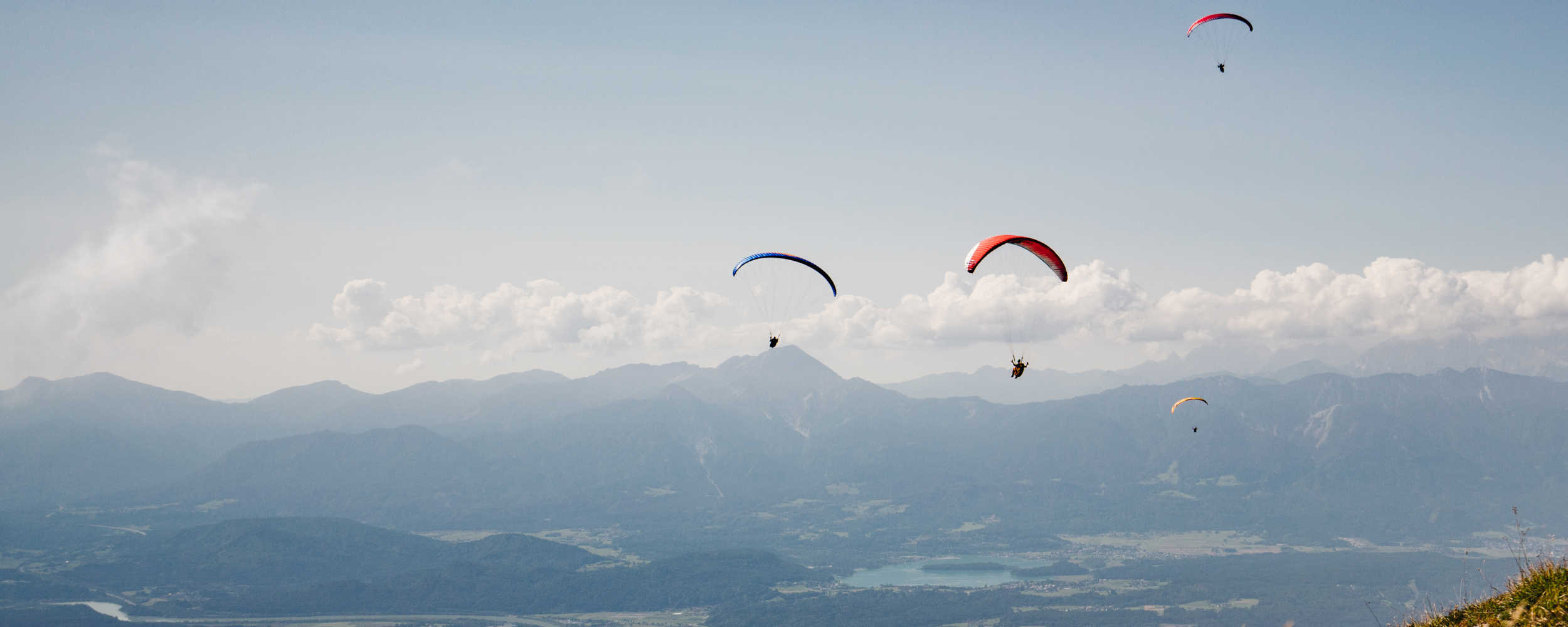 Paragleiter über der Gerlitzen Alpe