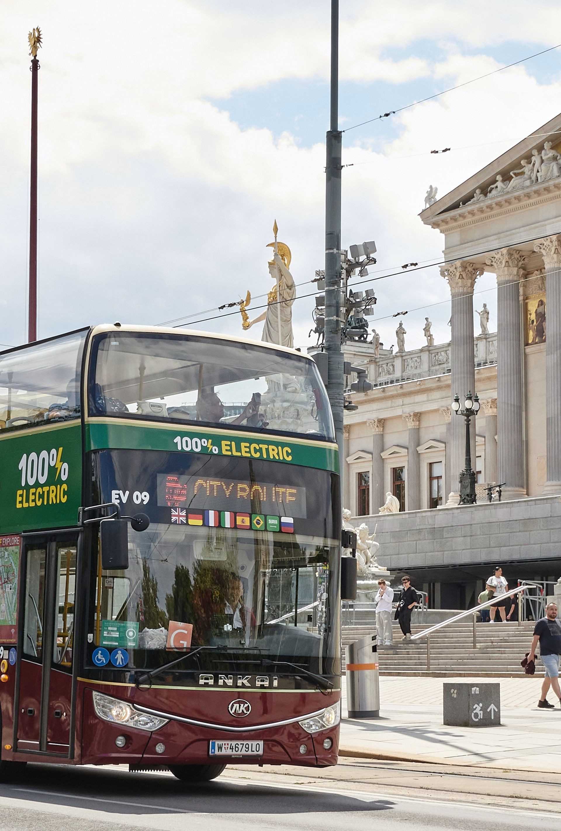 Big Bus in front of parliament