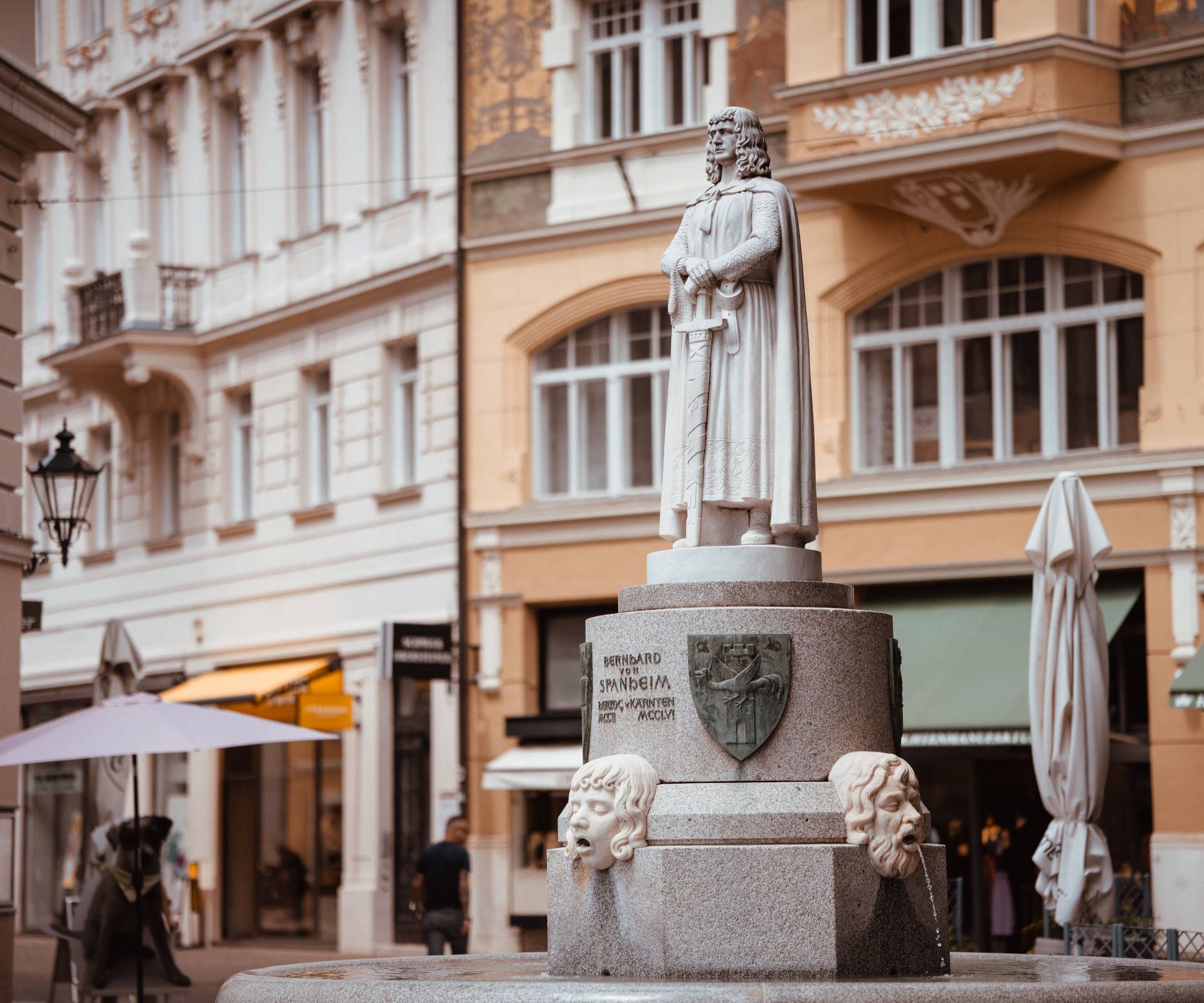Statue in der Altstadt