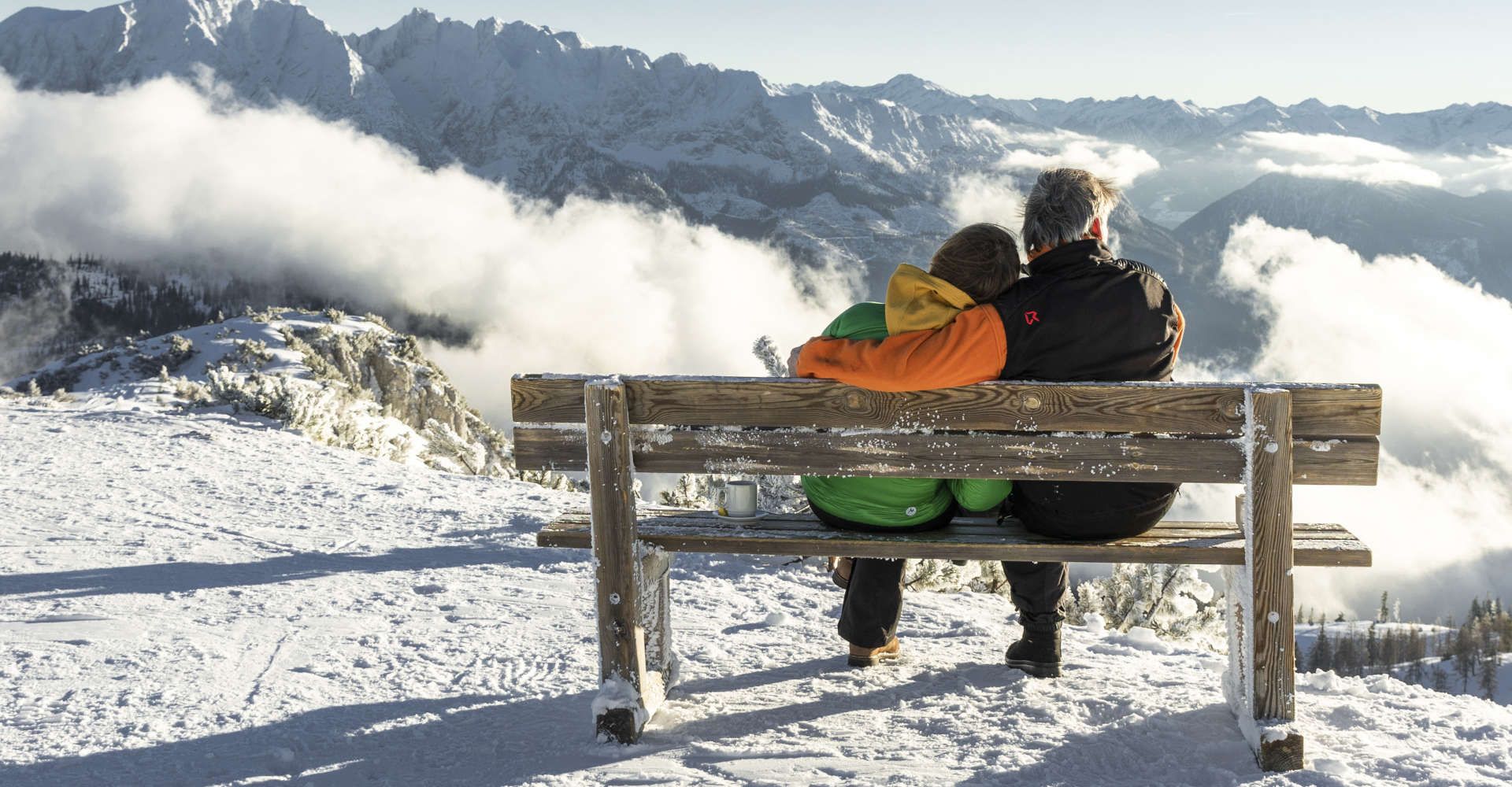 Winter hike with panoramic views of the Grimming and the snow-covered mountain landscape of Styria.