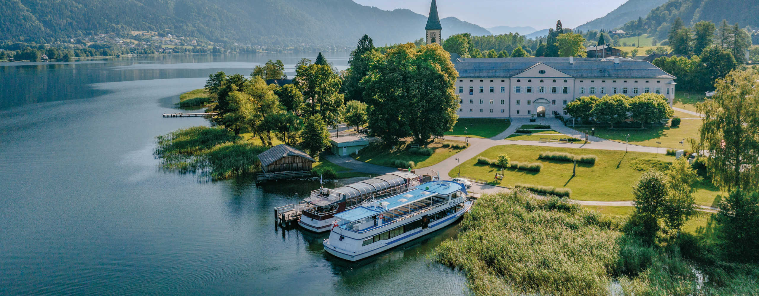 Schiff an der Anlegestelle 