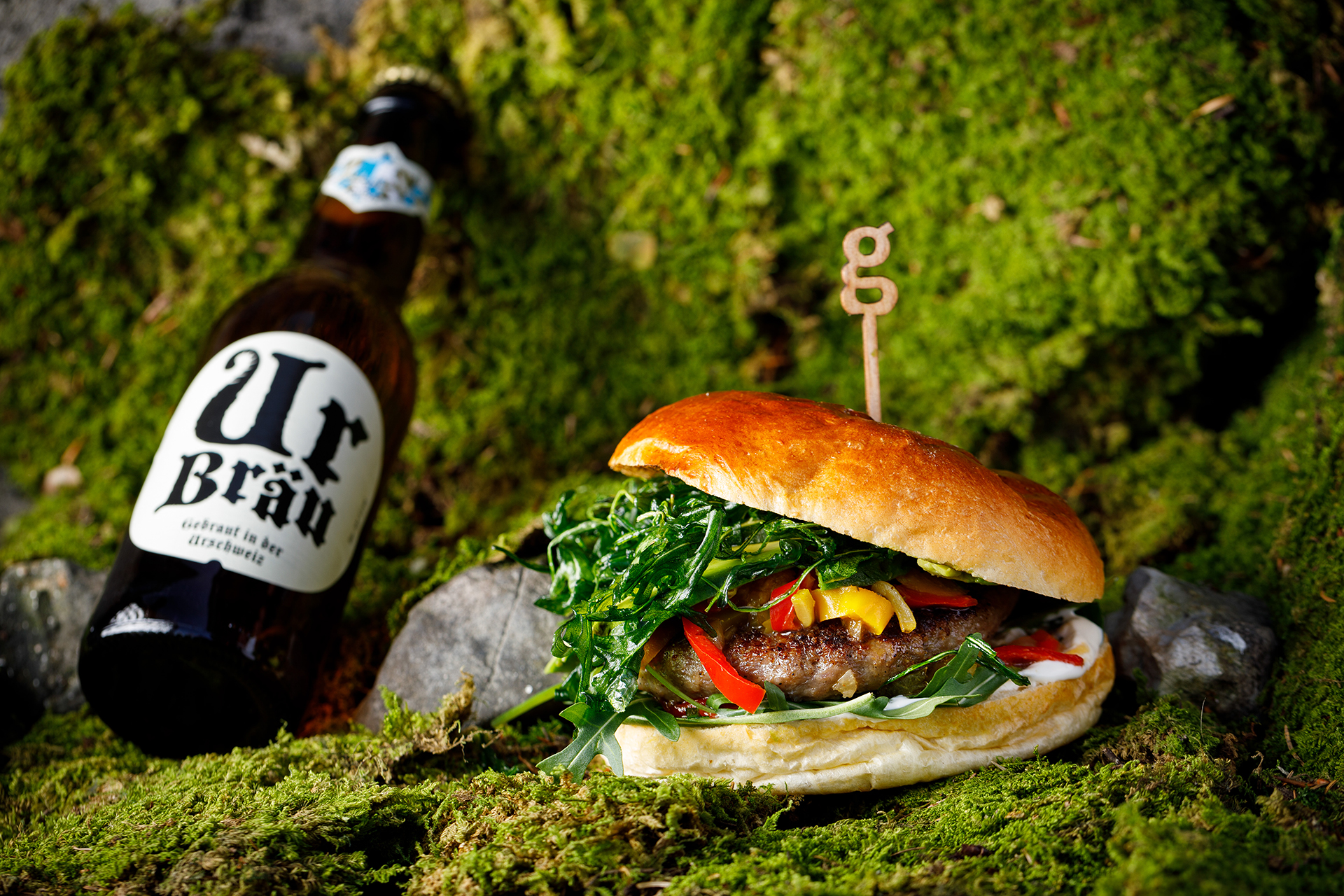 Das Burger-Schiff fährt jeden Freitag im Sommer ab Luzern. Der perfekte Zeitpunkt das Wochenende gebührend willkommen zu heissen.