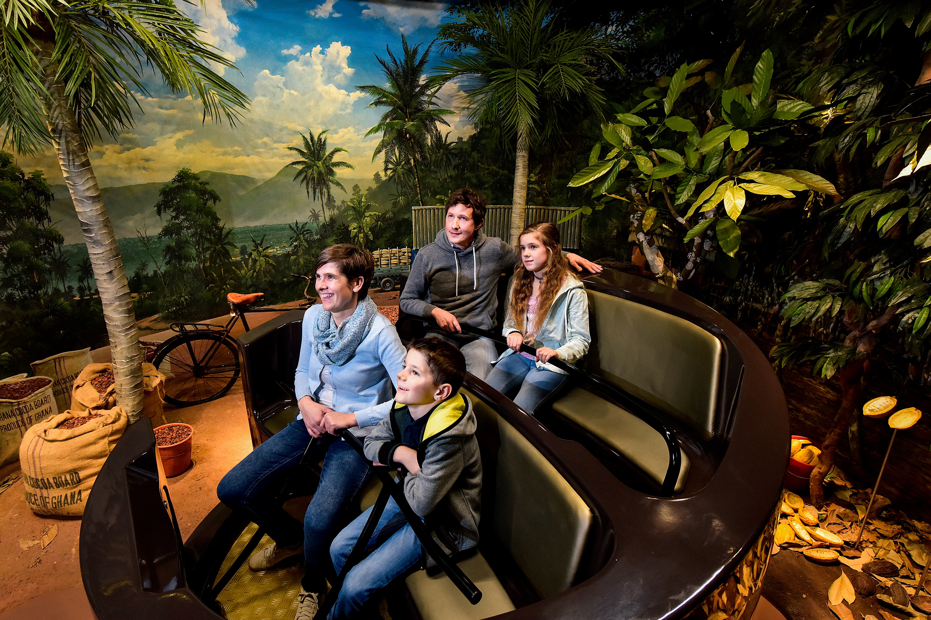 mys-Verkehrshaus der Schweiz-Verkehrshaus der Schweiz - 01 SCA_Familie.jpg