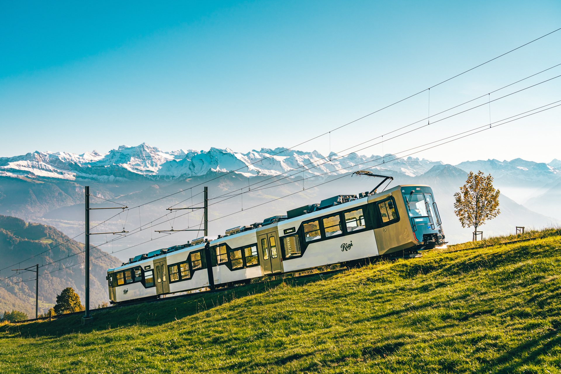 Rigi-Bahn mit Bergen