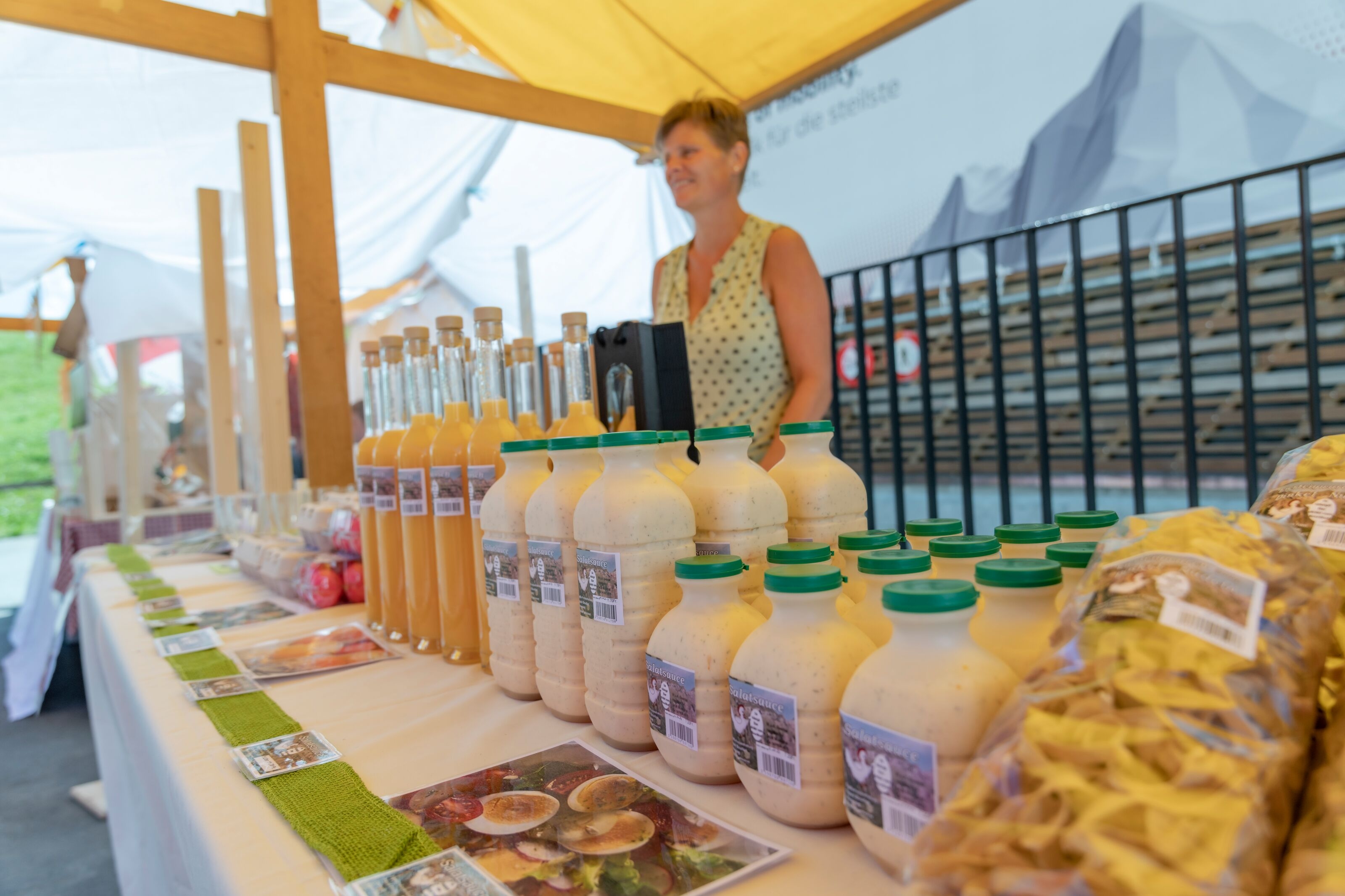 NATURAL PRODUCTS MARKET STOOS