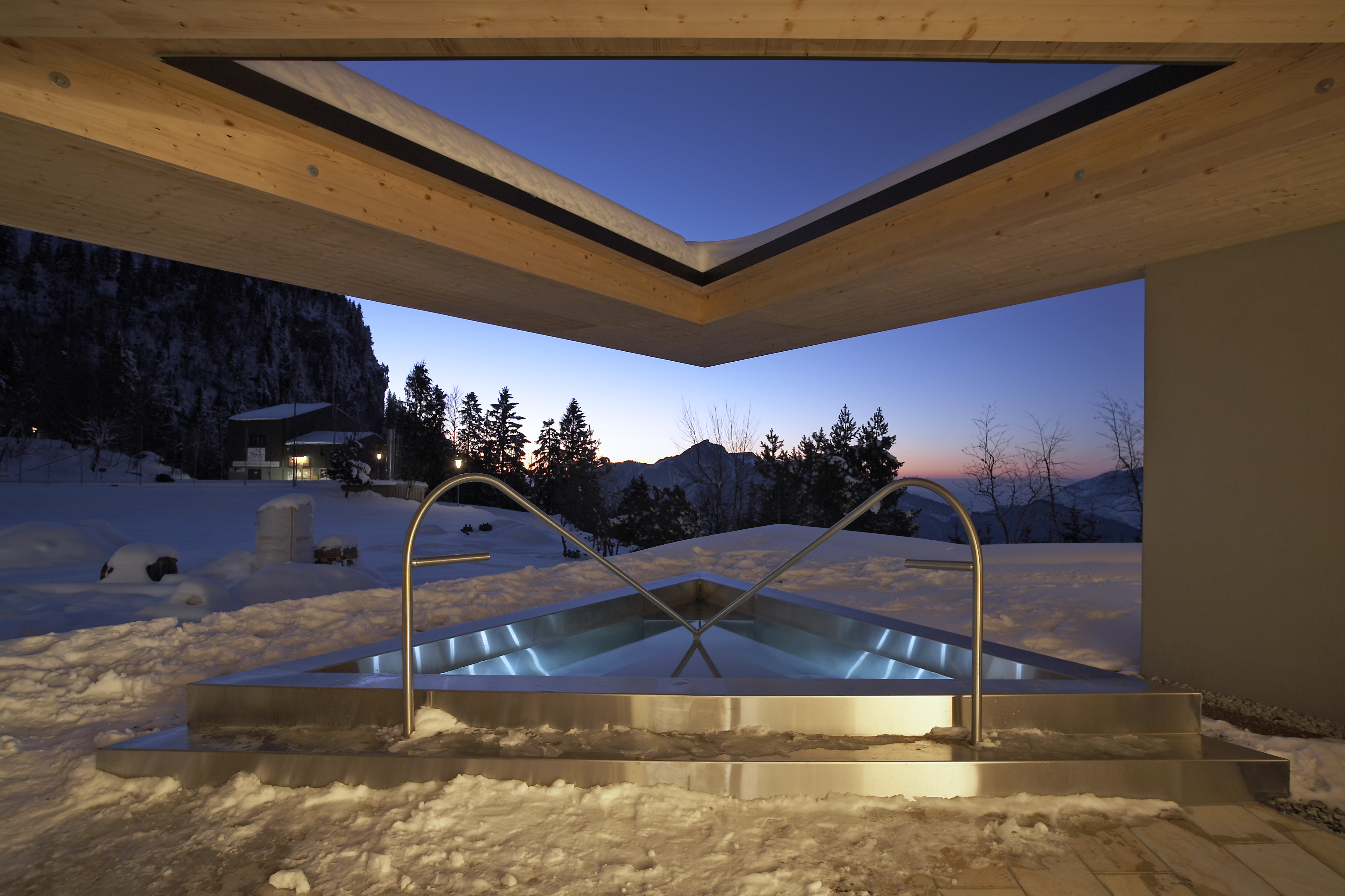 Wellnesshotel Aussenpool Winter