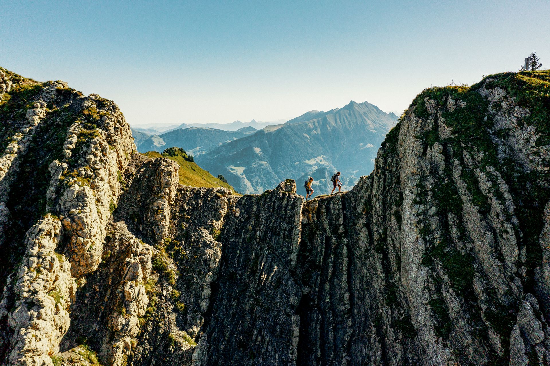 ST0071864_Tell-Trail