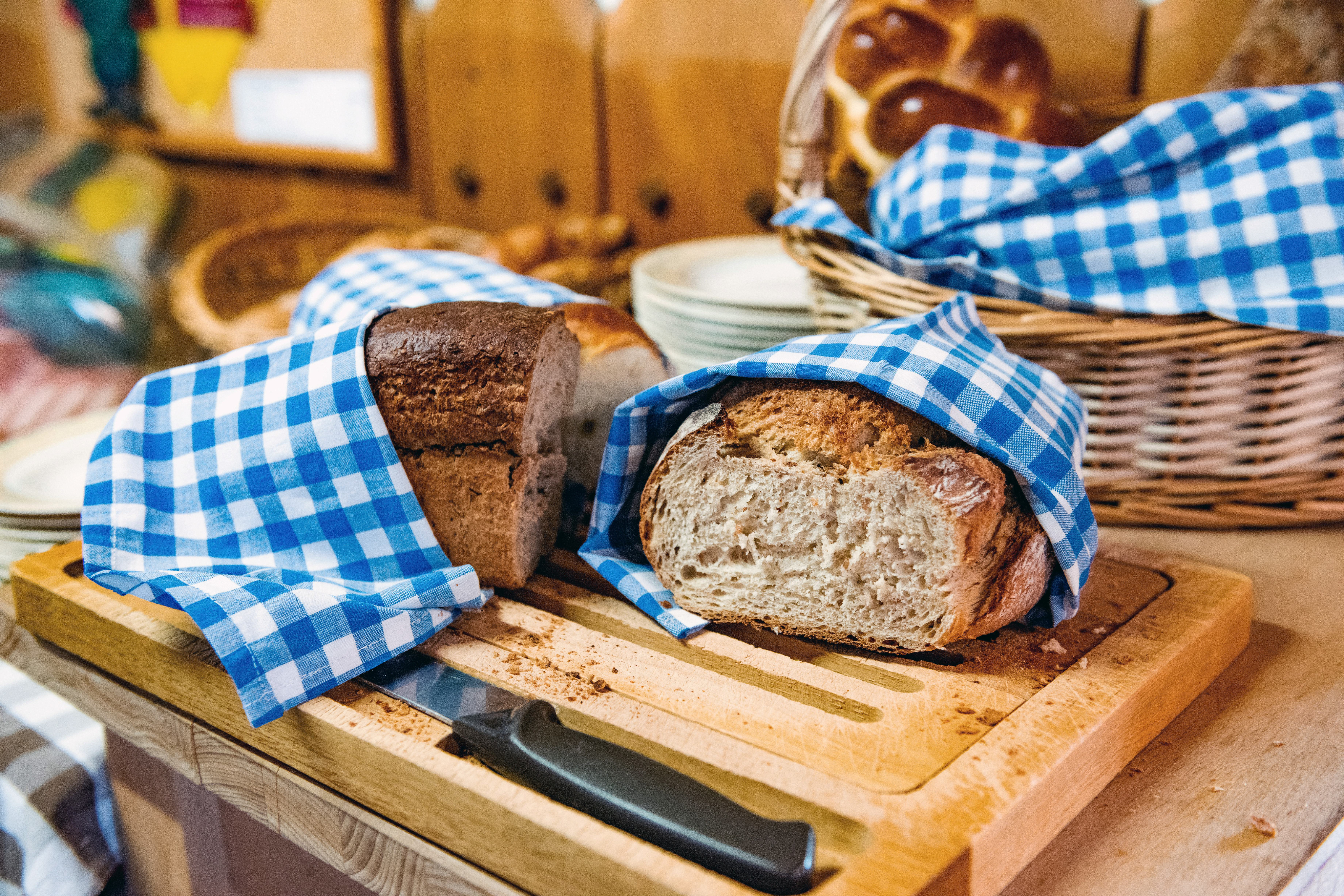 mys-SONNTAGSBRUNCH MIT AUSSICHT | RIGI SCHEIDEGG-Berggasthaus Rigi-Scheidegg_Brunch_Brot