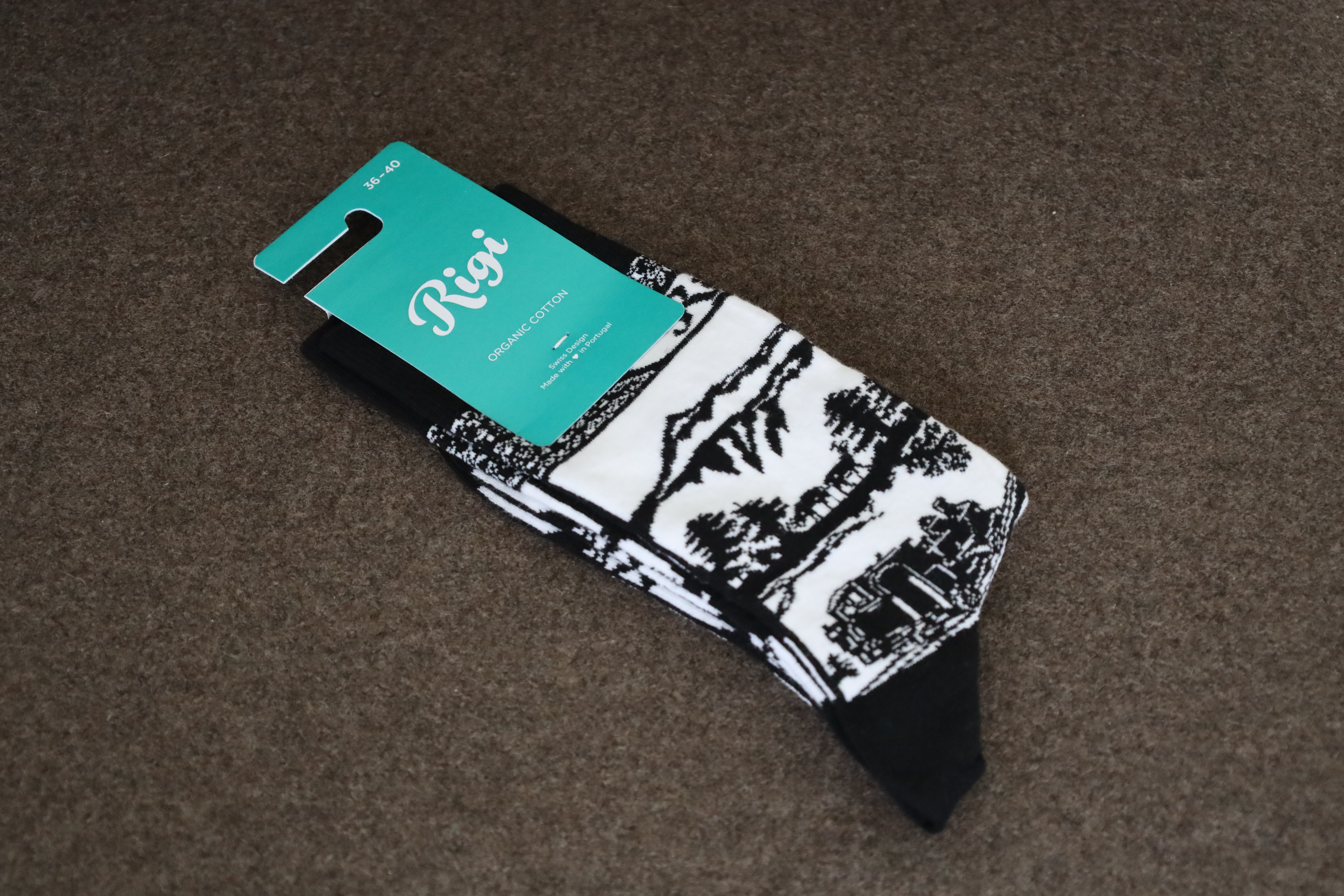 RIGI SOCKEN MIT SCHERENSCHNITT