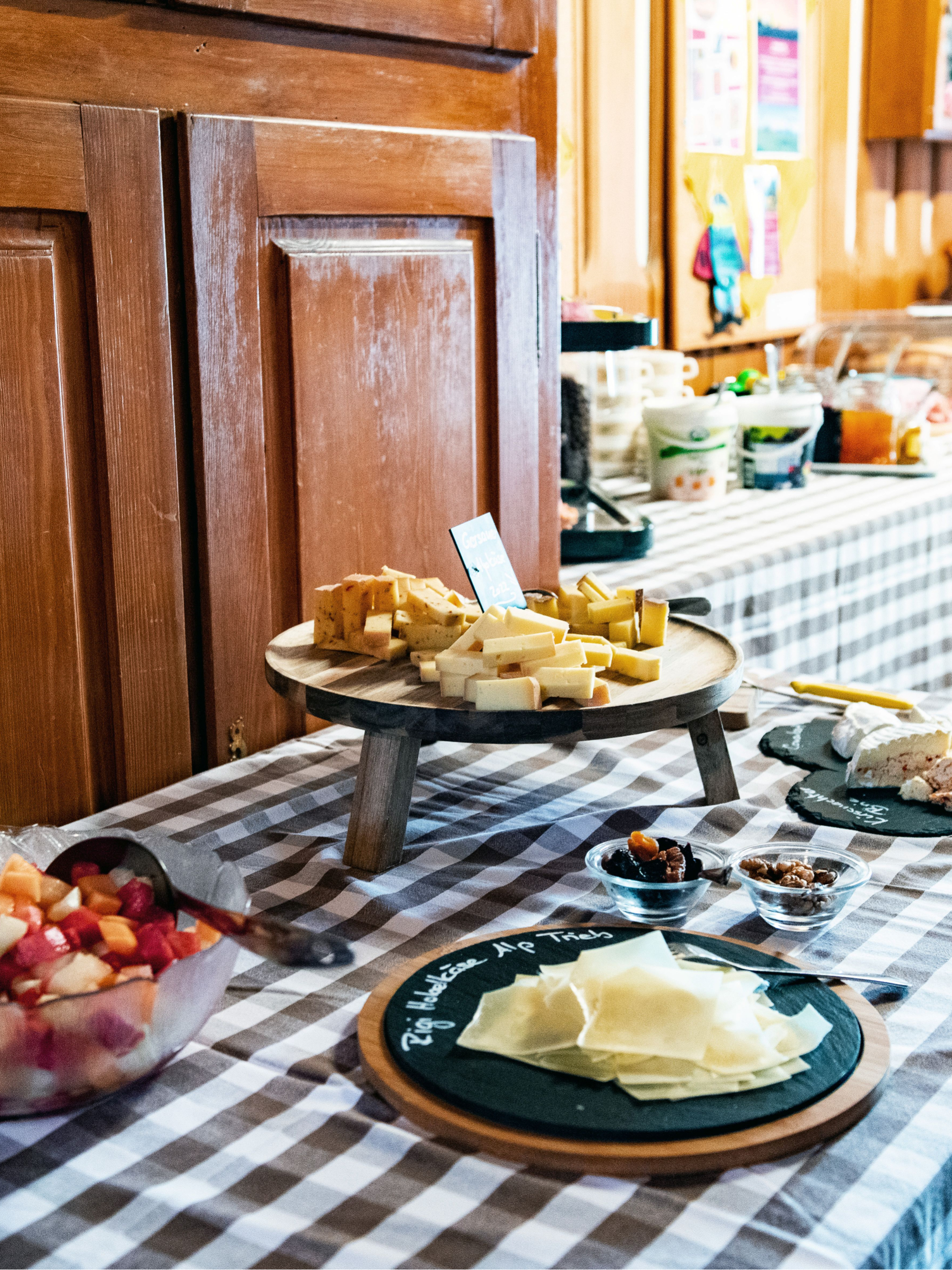 mys-SONNTAGSBRUNCH MIT AUSSICHT | RIGI SCHEIDEGG-Berggasthaus Rigi-Scheidegg_Käsebuffet Sonntags Brunch