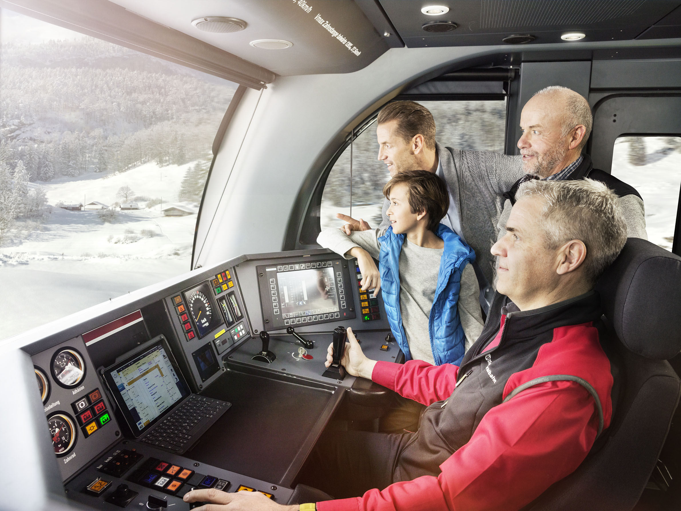 mys-Bon pour un voyage en cabine de conduite | Lucerne-Interlaken Express-In der ersten Reihe durchs Winterwunderland
