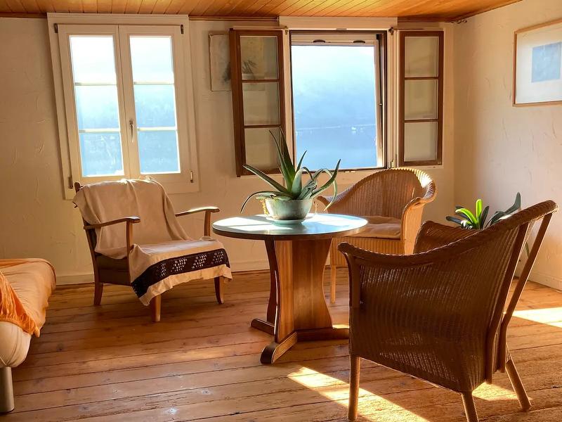 Bauernhaus mit traumhafter Seesicht - Wohnzimmer