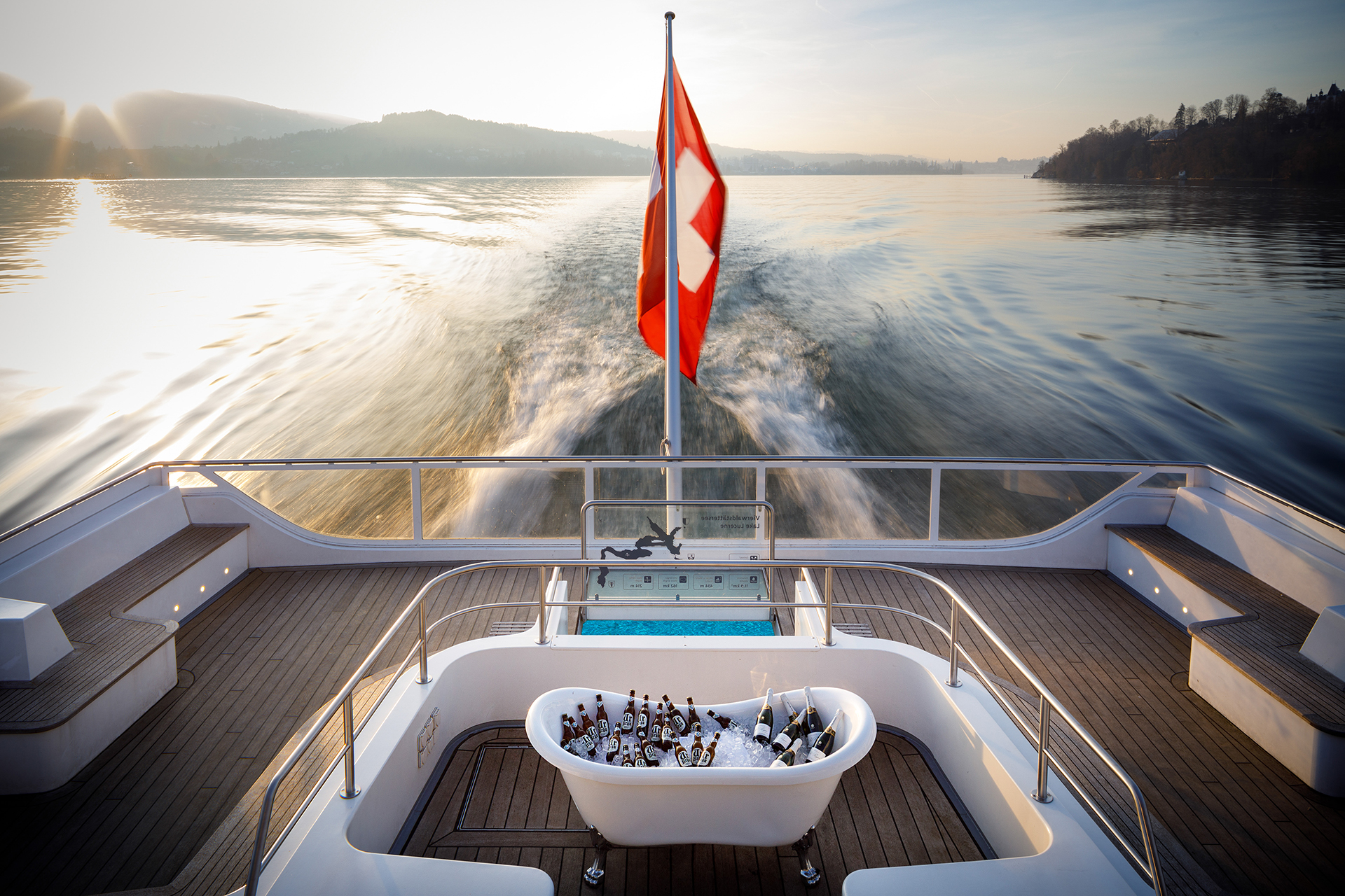 Sonnenuntergangsfahrt auf dem Vierwaldstättersee mit Apéro