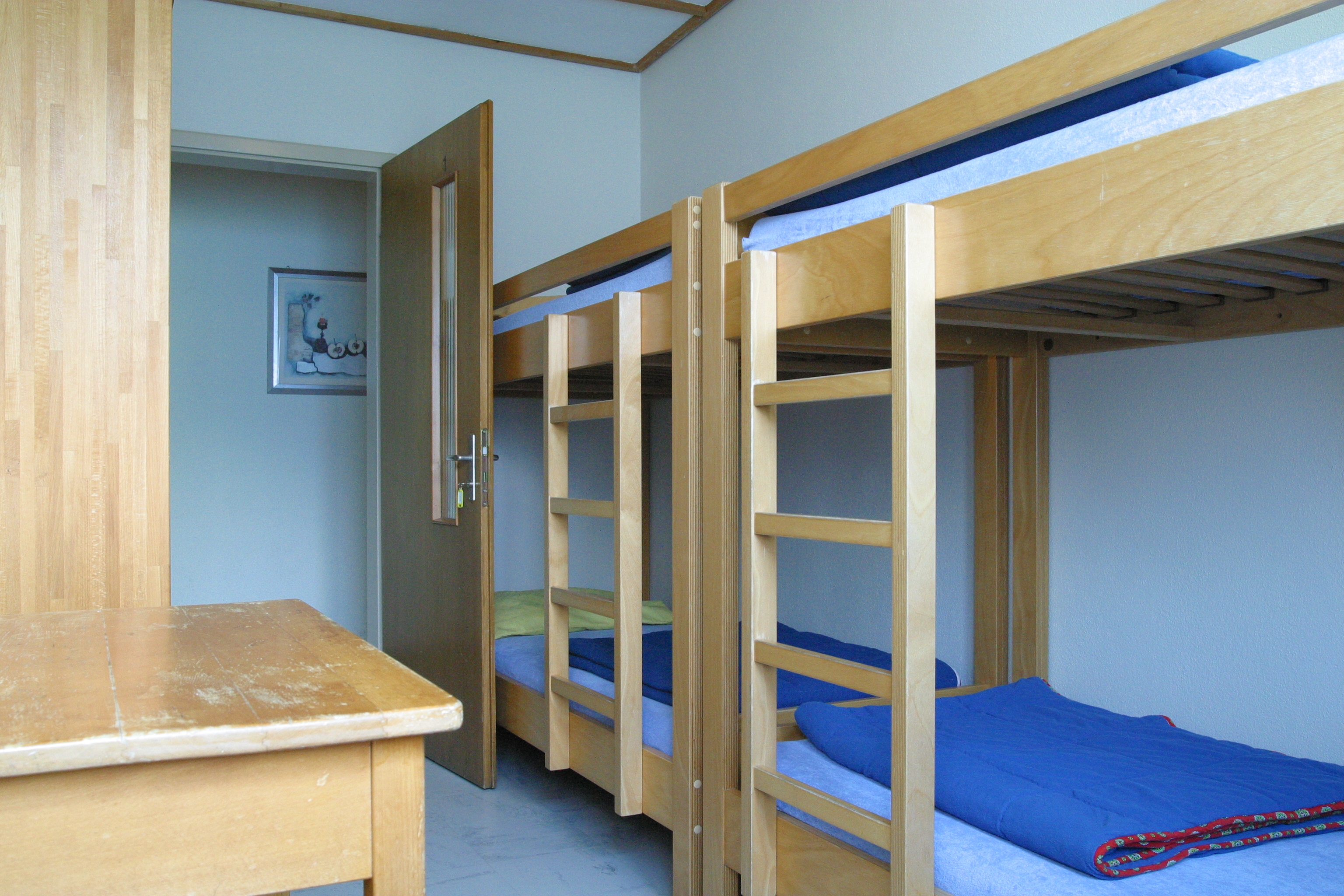 Hostel Rotschuo Jugend-und Familienferien - 4 Bettzimmer Etagenbetten
