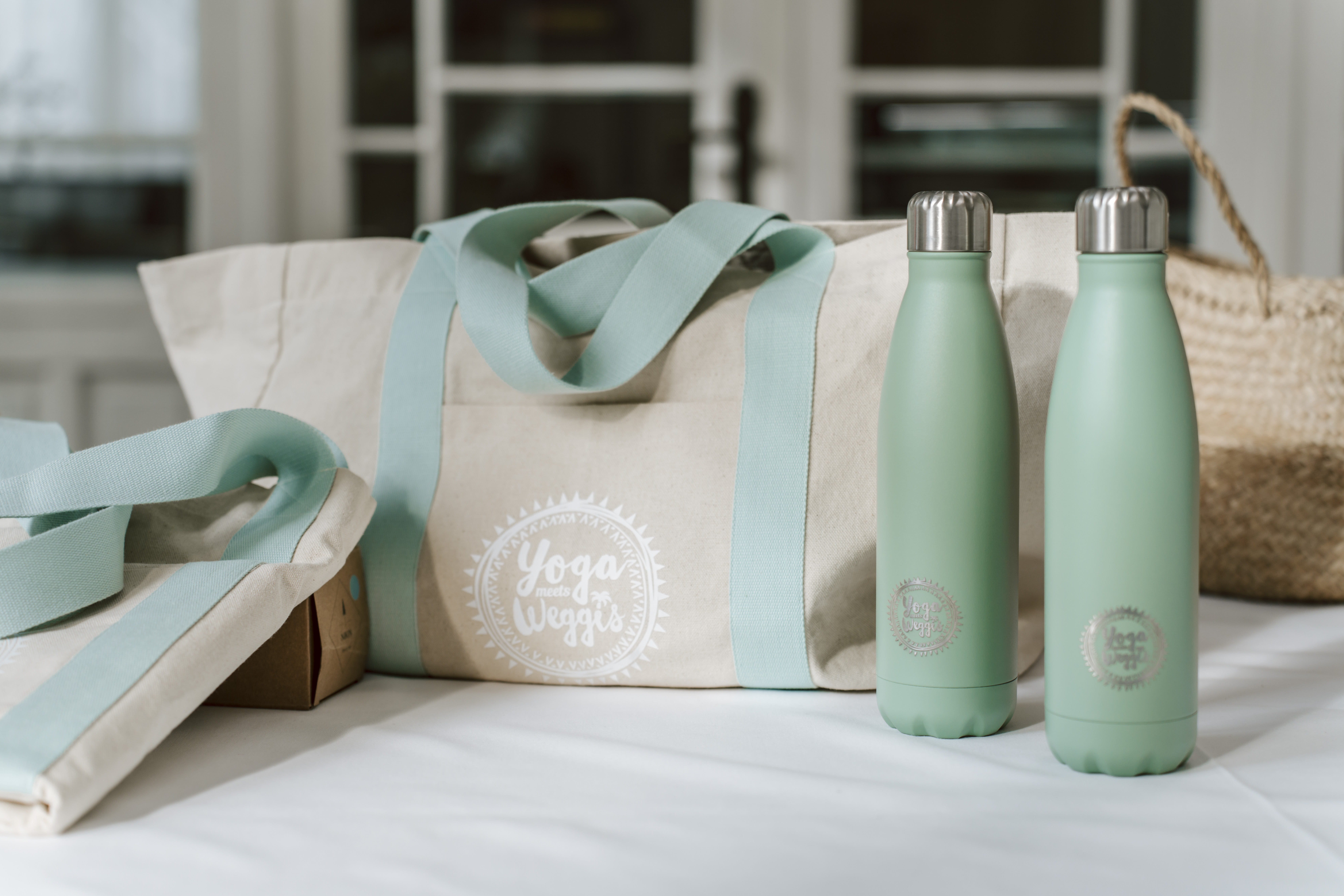 mys-Yoga meets Weggis Flasche – Nachhaltig, stylisch und praktisch-Yoga meets Weggis Trinkflasche
