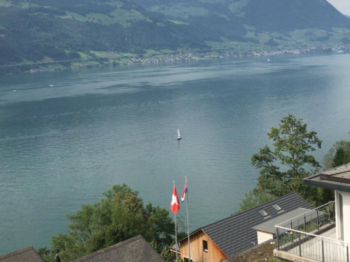 Doppelzimmer mit Seesicht und Balkon - Ausblick
