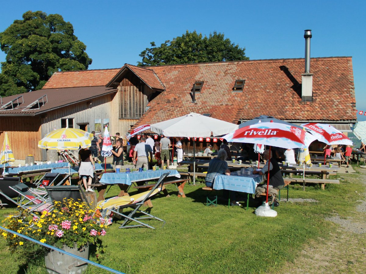 Alpwirtschaft Räbalp - Gartenterrasse Alpwirtschaft Räbalp
