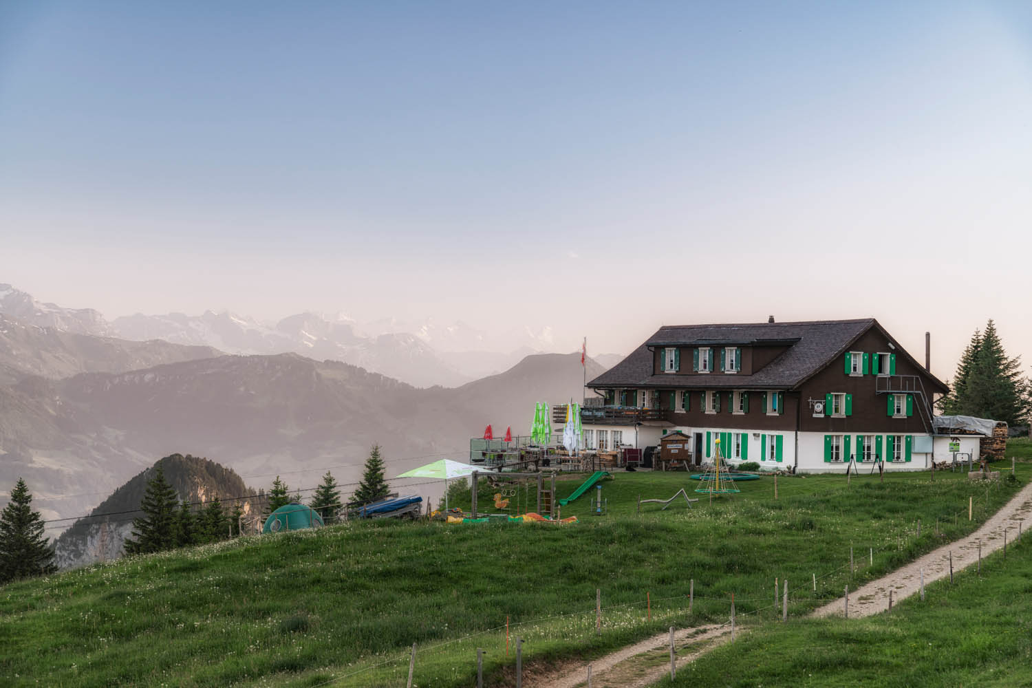 Berggasthaus Burggeist - Berggasthaus Rigi Burggeist Sommer