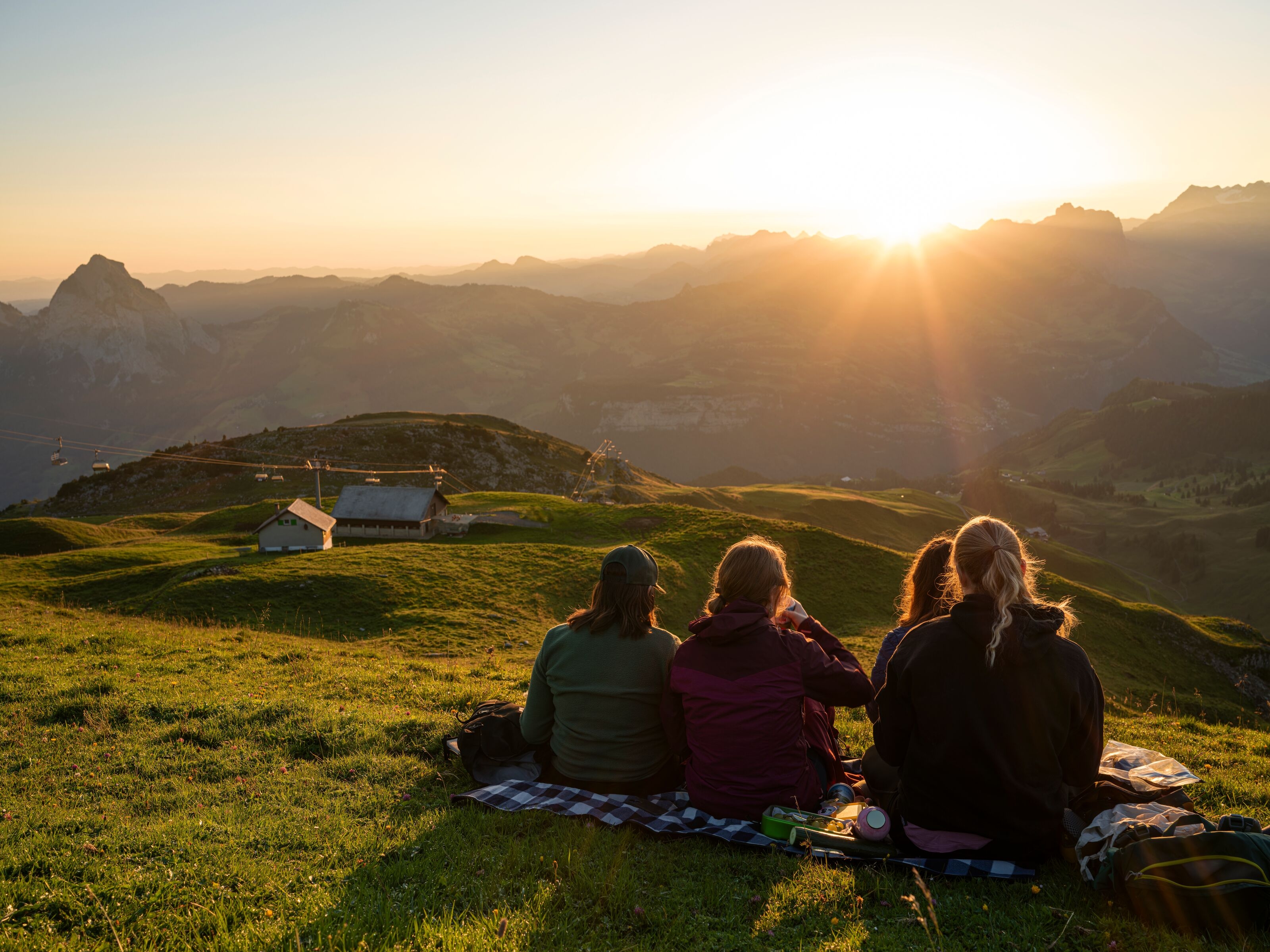 SUNRISE TRIPS FRONALPSTOCK