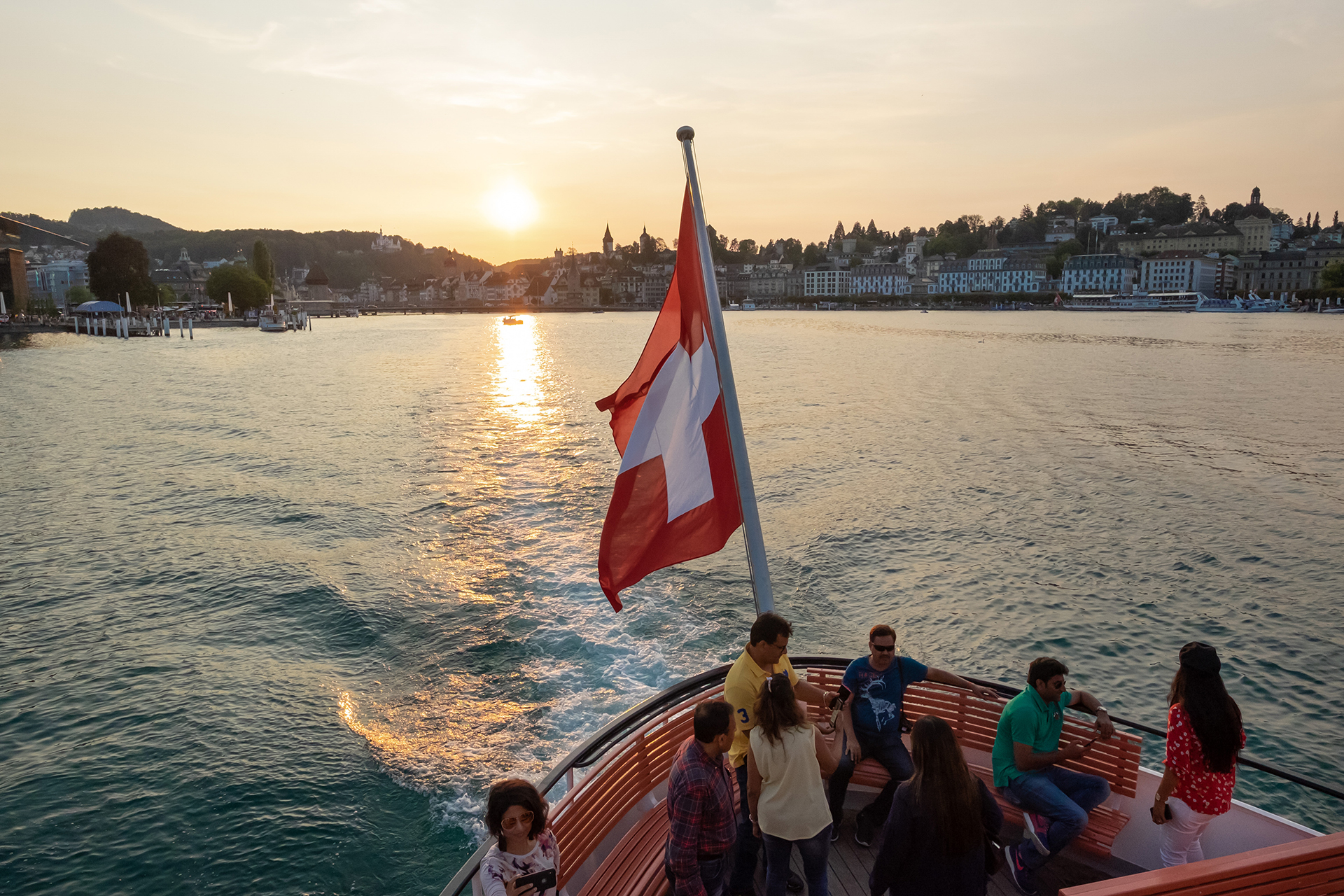 Sonnenuntergangsrundfahrt auf dem Vierwaldstättersee