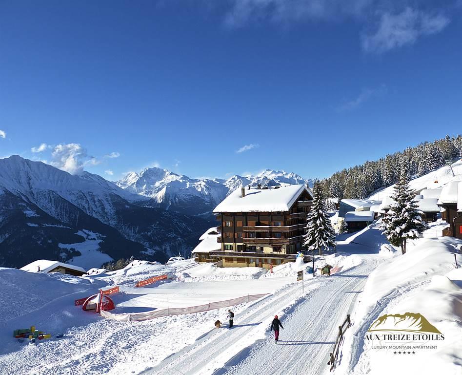 Aux treize étoiles / Duplexwohnung - View