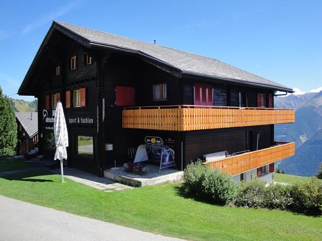 Roby B 1. Stock - Aussenansicht Sommer