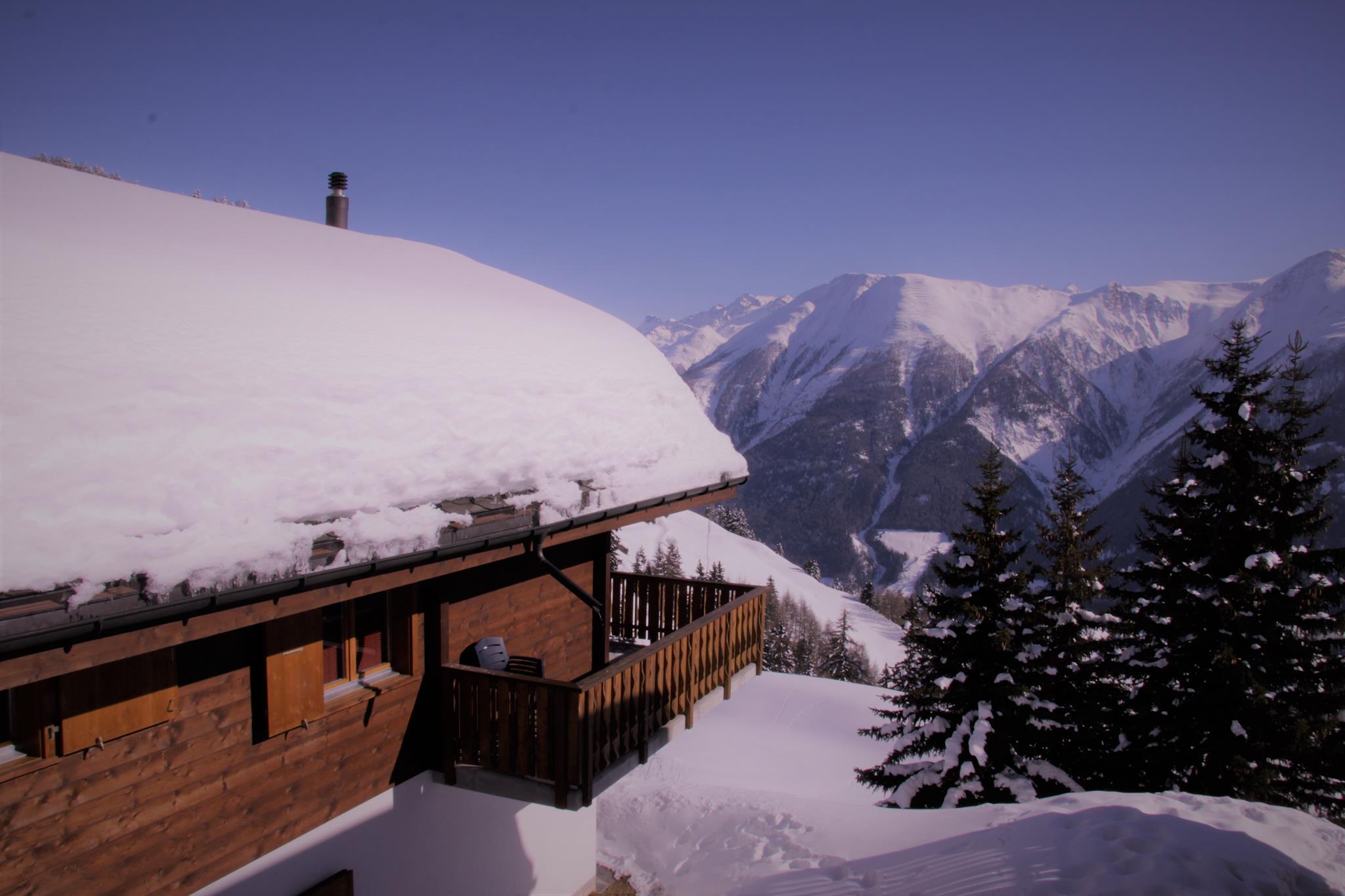 UVA - Chalet-UVA-Aussenansicht Winter-3